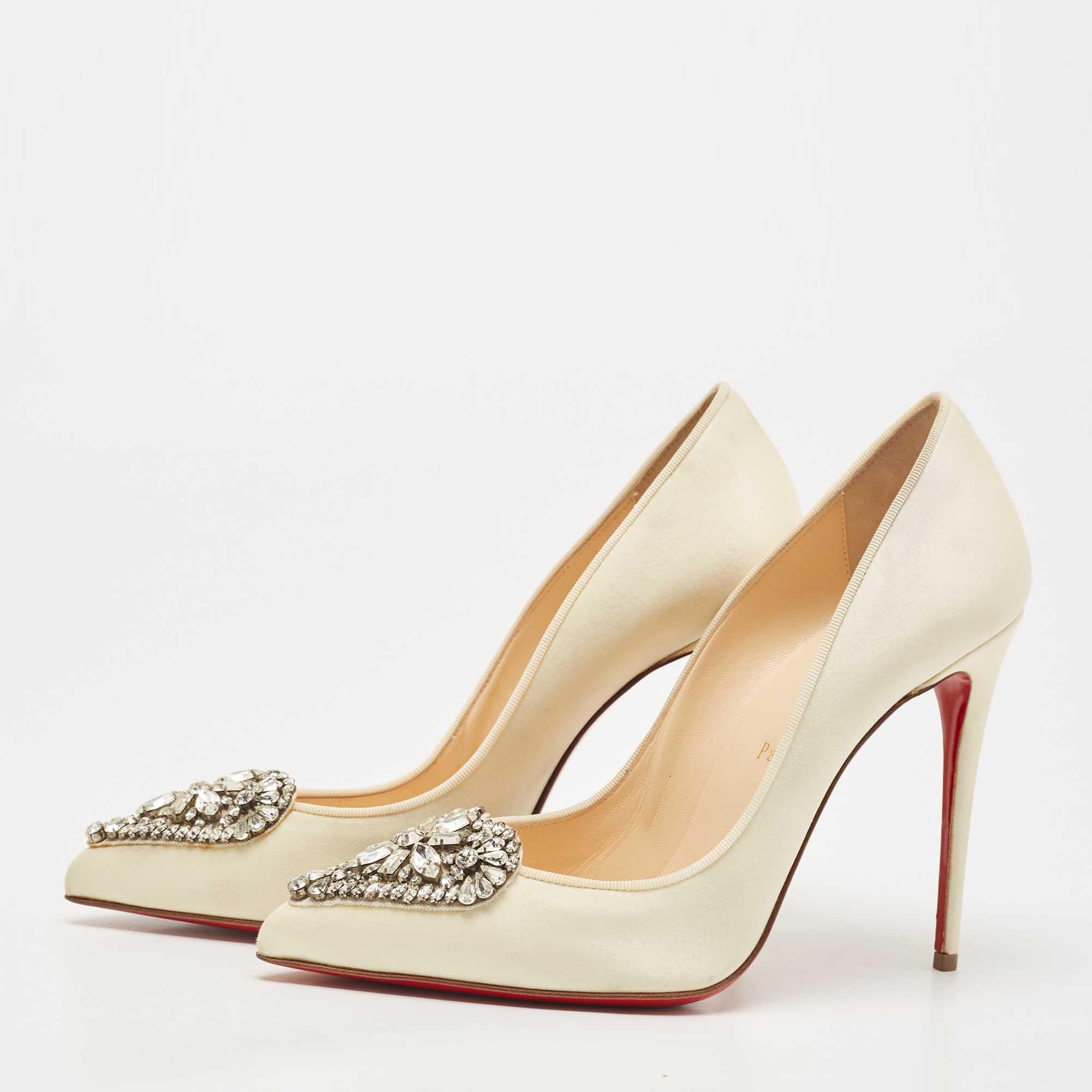 Christian Louboutin Cream Satin Cristacora Pumps Size 38 In Good Condition In Dubai, Al Qouz 2