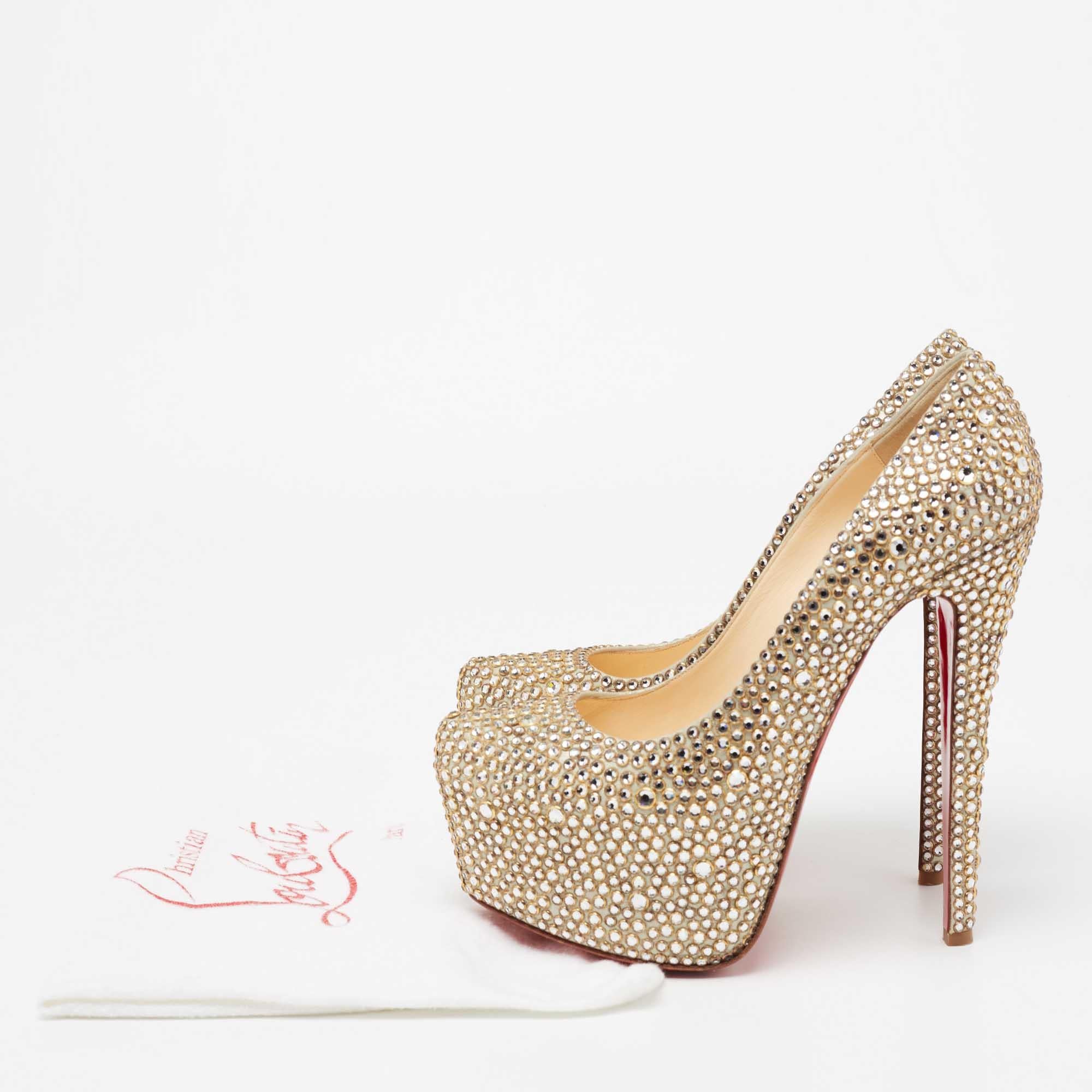 Christian Louboutin Crystal Embellished Leather Daffodile Pumps Size 38.5 For Sale 4