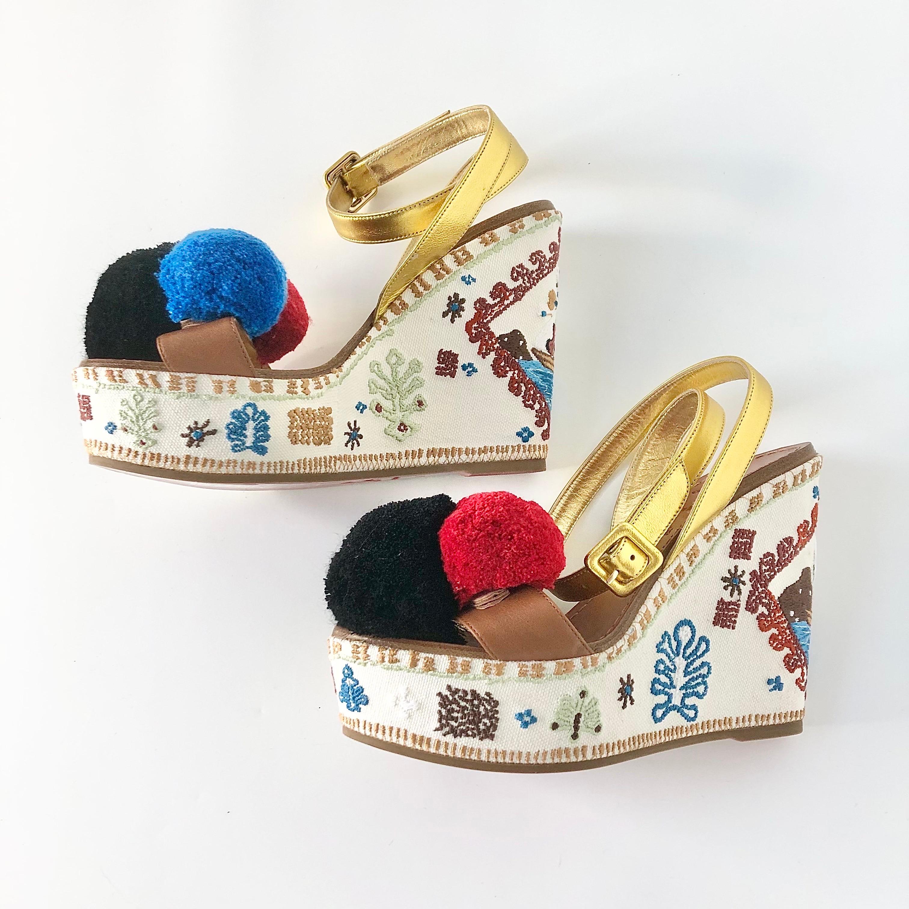 Christian Louboutin Cycladissimo Pompom Embroidered Platform Wedge Sandals 36 in vendita 1