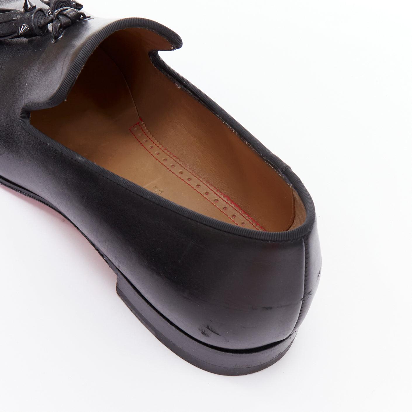 CHRISTIAN LOUBOUTIN Mocassins en cuir lisse à pompon noir Dandelion  EU41.5 en vente 3