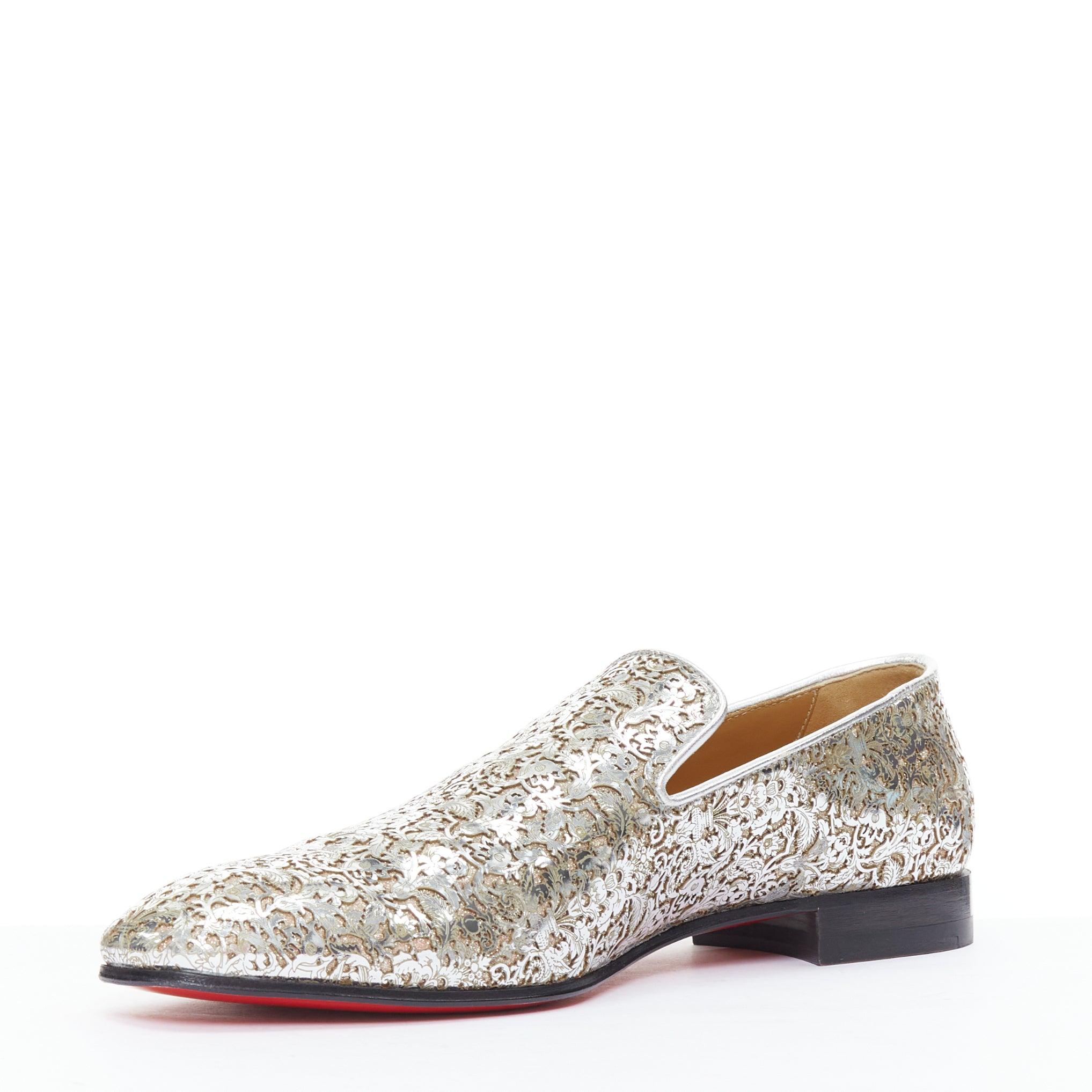 CHRISTIAN LOUBOUTIN Dandelion argento specchiato taglio laser mocassini in pelle EU40.5 In condizioni buone in vendita a Hong Kong, NT