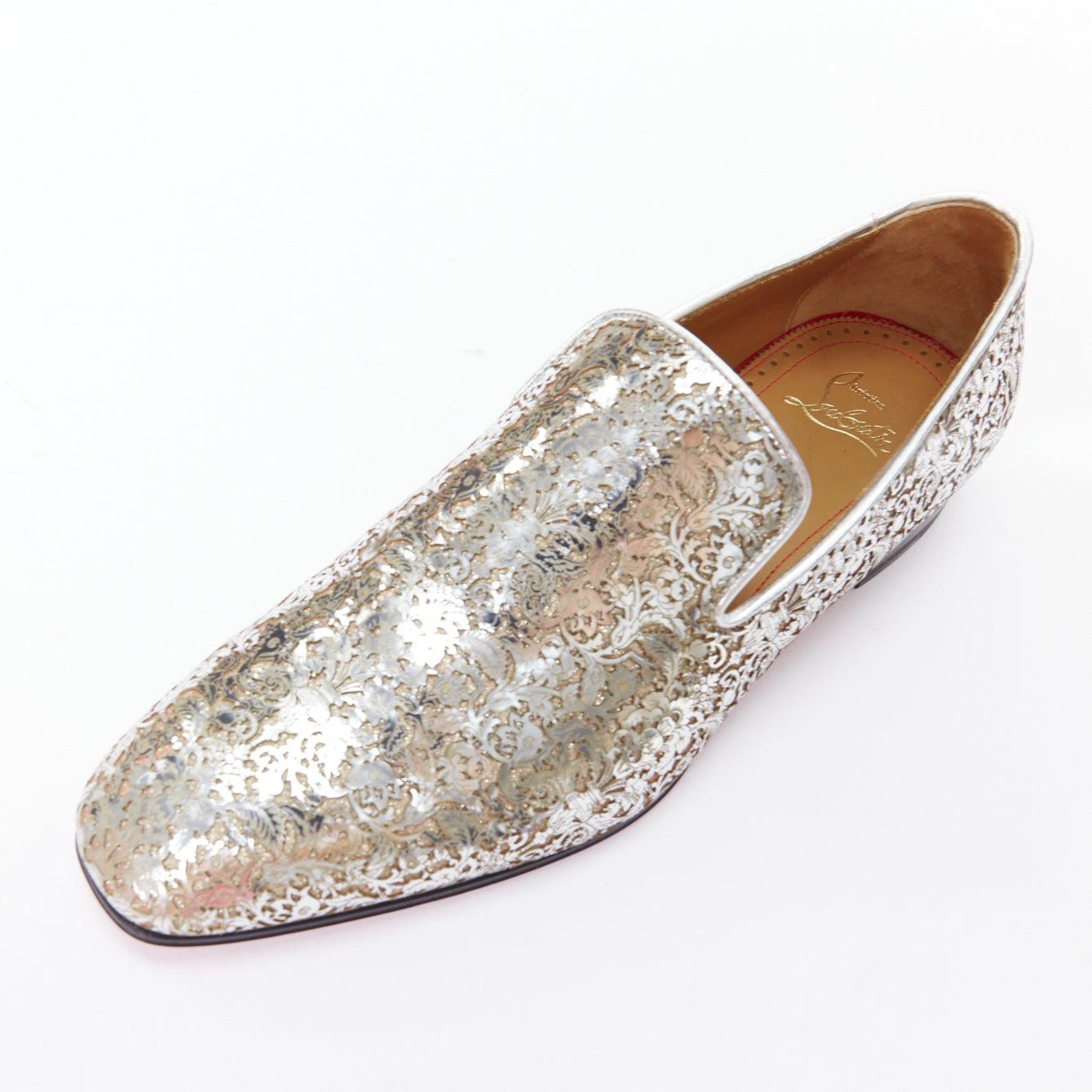 CHRISTIAN LOUBOUTIN Dandelion argento specchiato taglio laser mocassini in pelle EU40.5 in vendita 2