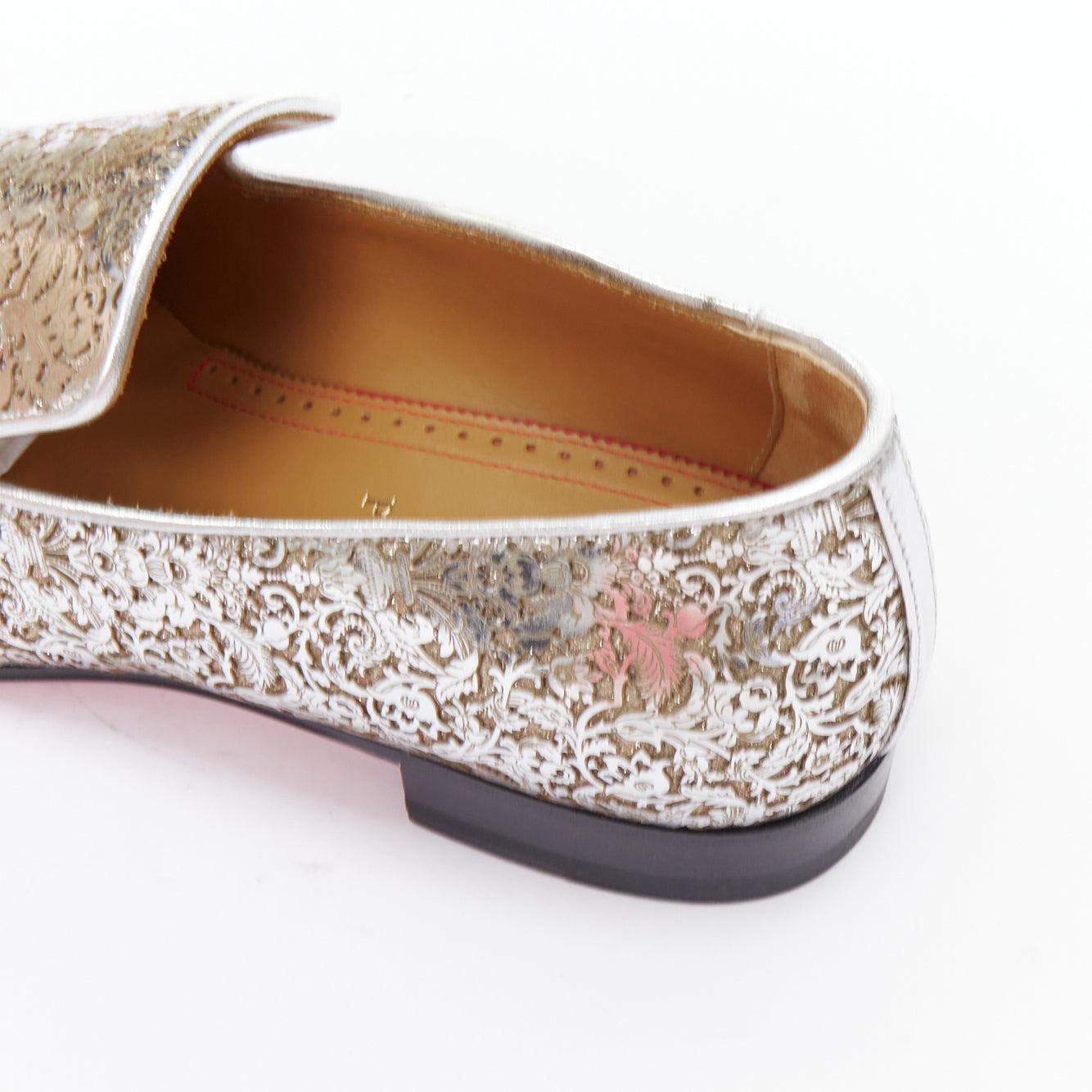 CHRISTIAN LOUBOUTIN Dandelion argento specchiato taglio laser mocassini in pelle EU40.5 in vendita 3