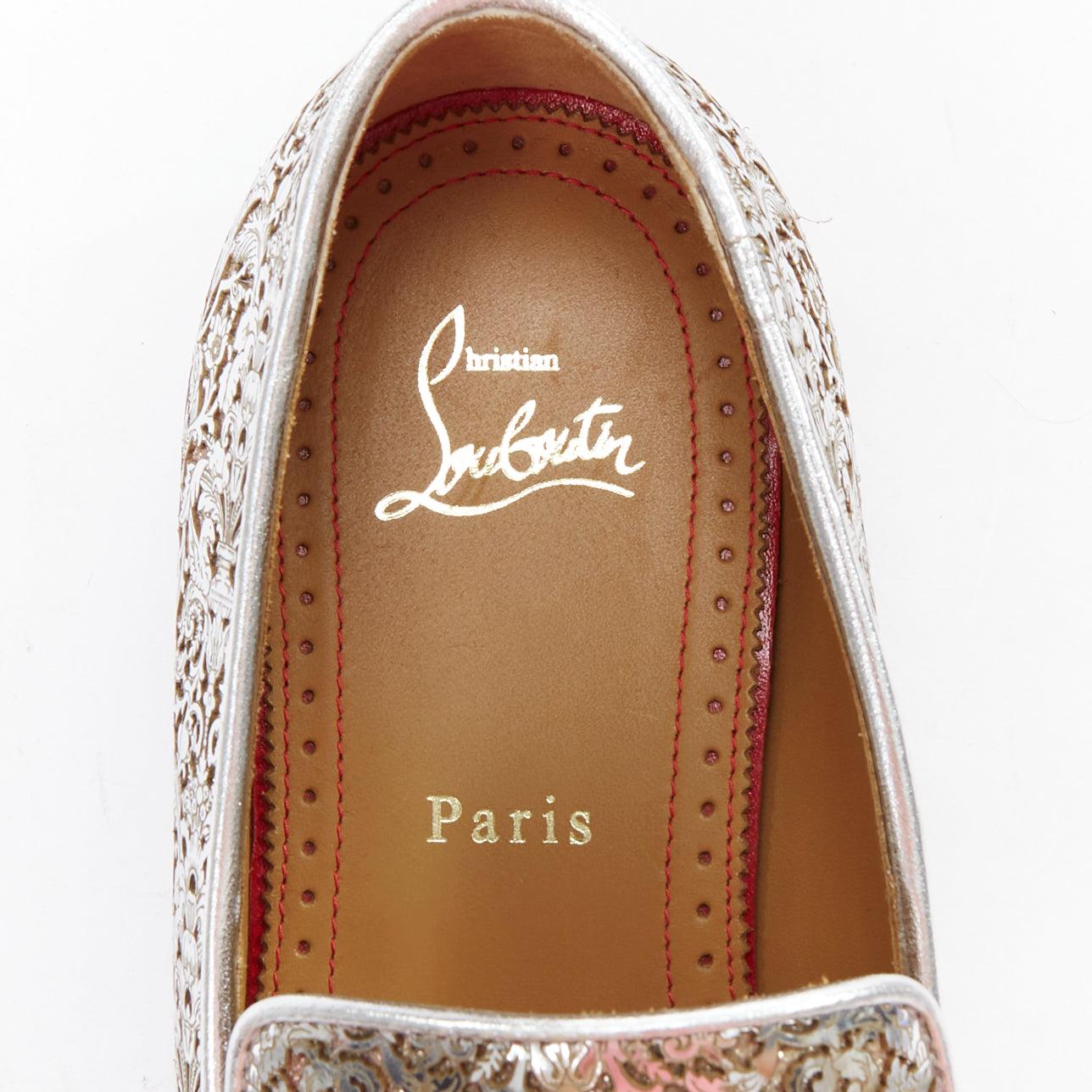 CHRISTIAN LOUBOUTIN Dandelion argento specchiato taglio laser mocassini in pelle EU40.5 in vendita 4