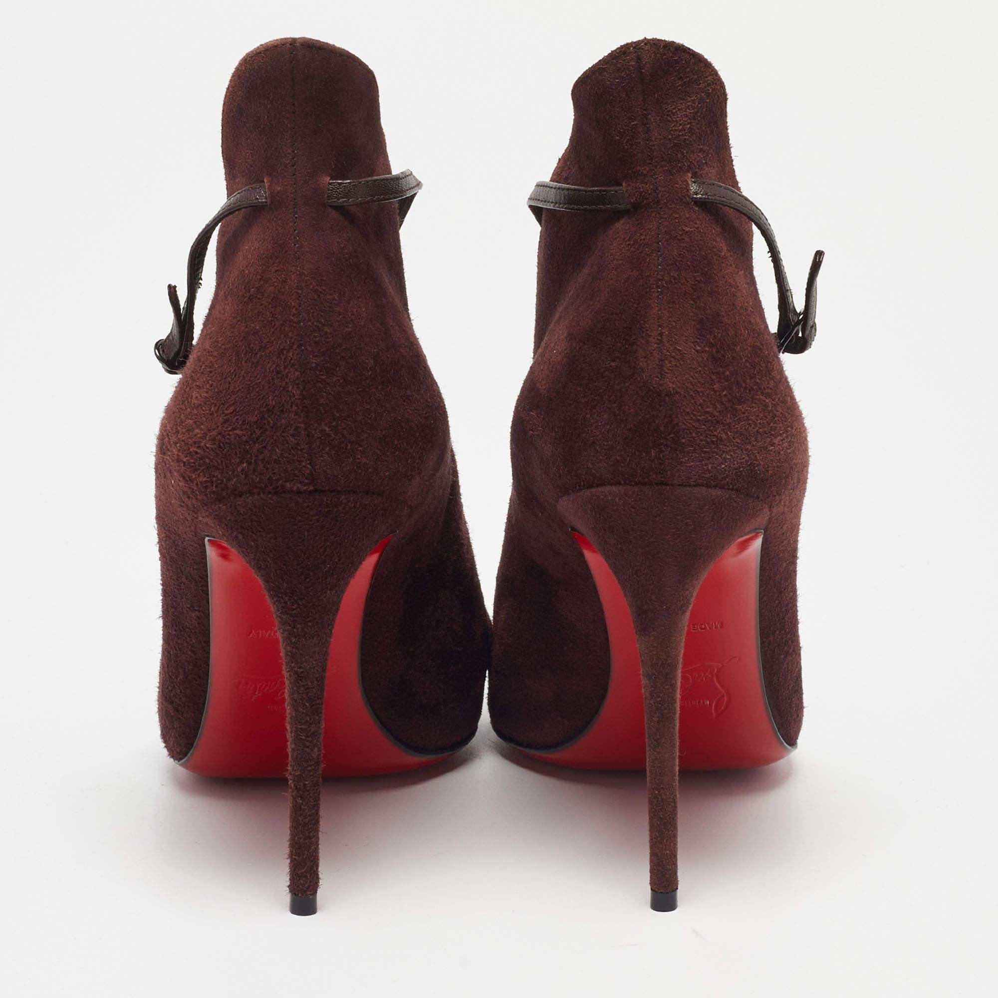 Christian Louboutin Dark Burgundy Suede Vampydoly Pumps Size 36 In Good Condition For Sale In Dubai, Al Qouz 2