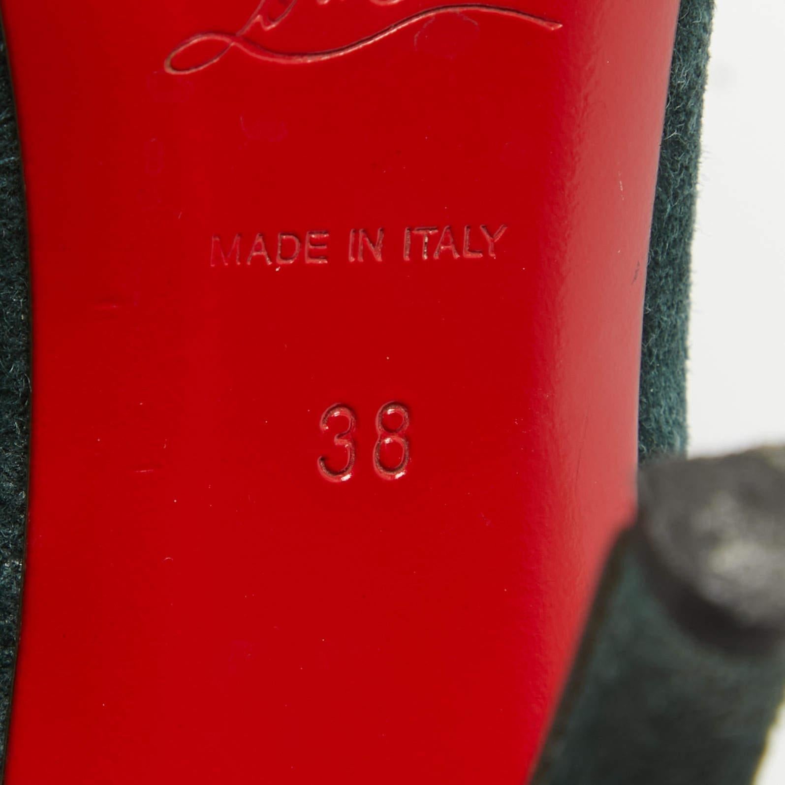 Christian Louboutin escarpins particules en daim vert foncé, taille 38 en vente 3