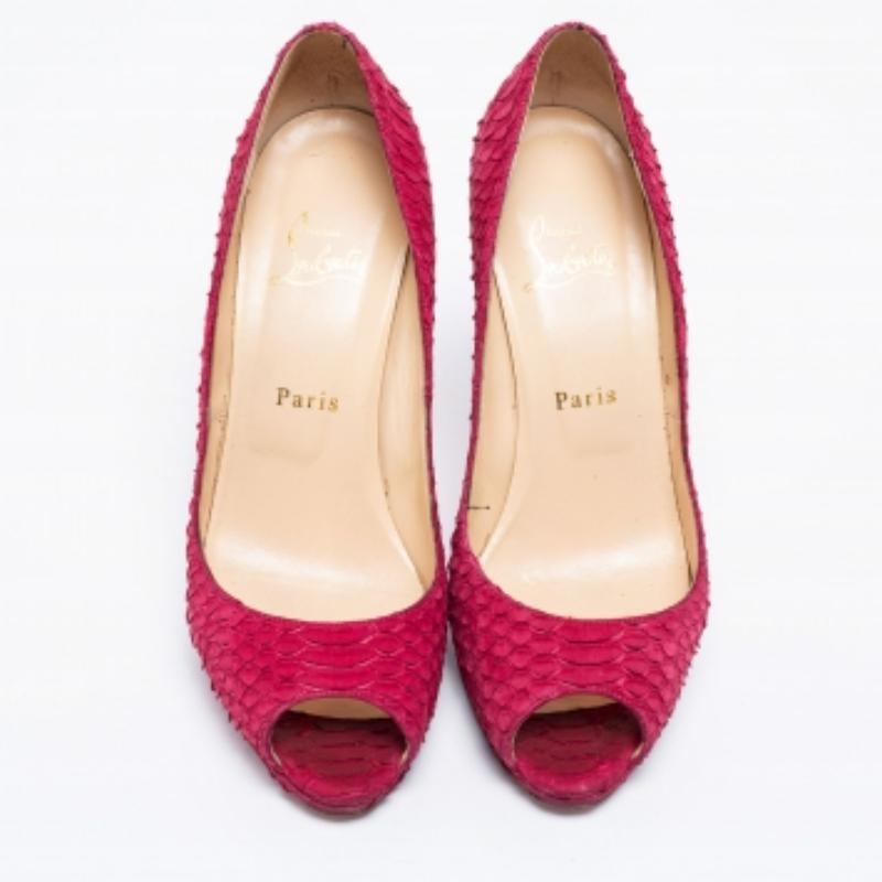 Christian Louboutin Bombas Yolanda de piel de pitón rosa oscuro talla 39 en venta 4