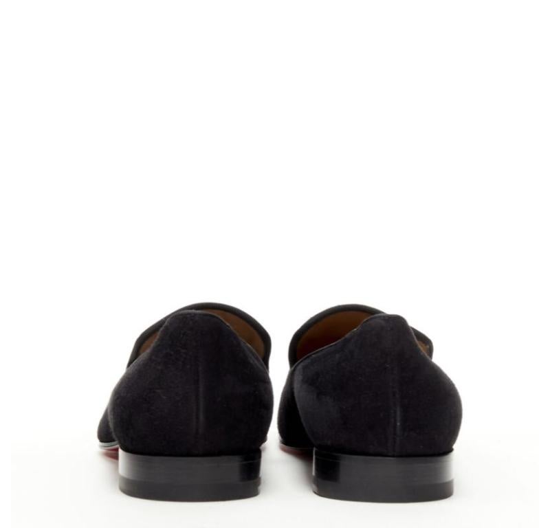 CHRISTIAN LOUBOUTIN Mocassin Ecupump Plat en daim noir clouté écusson CL EU42 Excellent état - En vente à Hong Kong, NT
