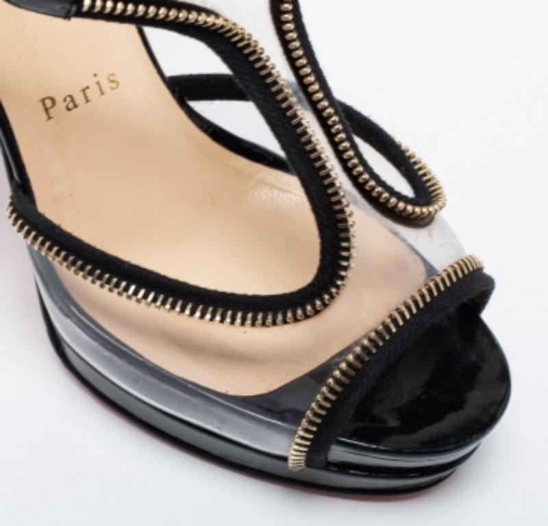 Christian Louboutin Plateausandalen mit Stoffbesatz und PVC-Reißverschluss und T-Riemen Größe 37 Damen im Angebot