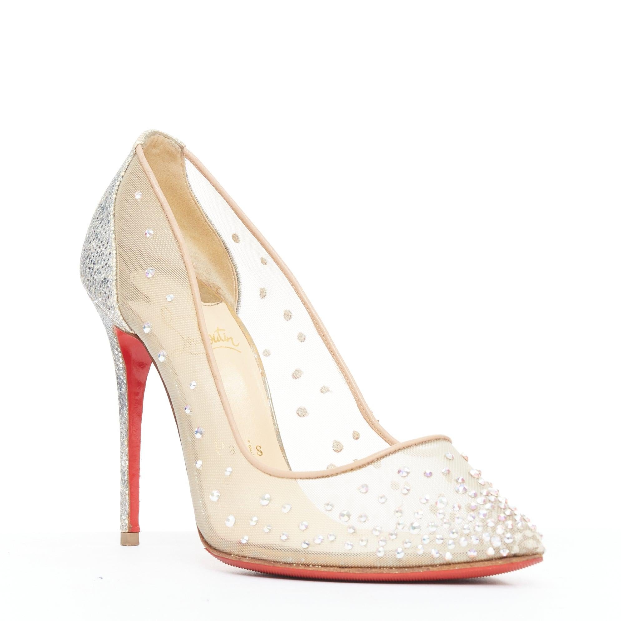 CHRISTIAN LOUBOUTIN Follies 100, escarpin de mariage en maille transparente et strass argentés EU35.5
Référence : GEGG/A00216
Marque : Christian Louboutin
Modèle : Follies 100
Matière : Maille, cuir
Couleur : Nude, Argent
Motif : Solide
Fermeture :