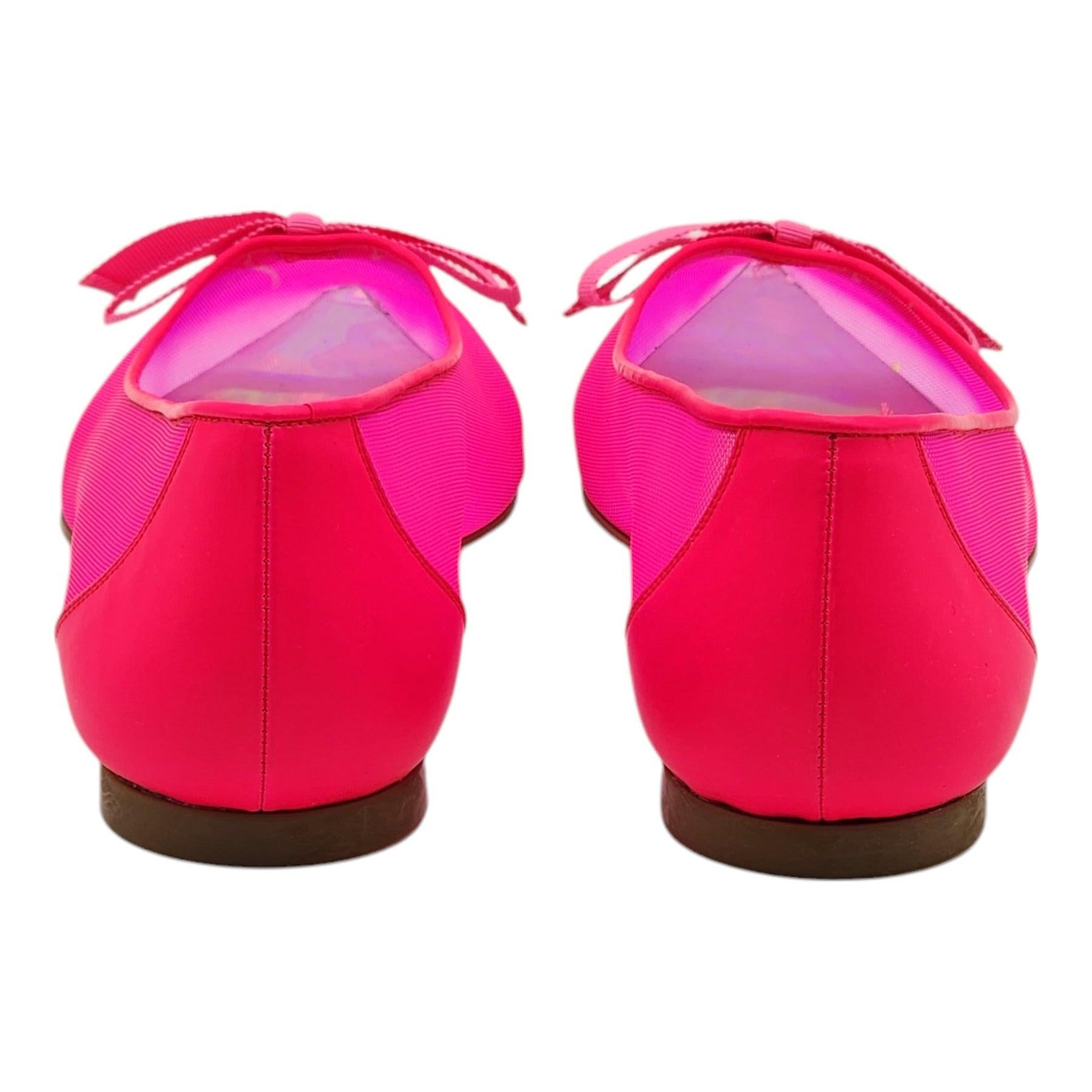 Christian Louboutin Follies Bailarinas de Malla en Rosa en Excelente estado para la venta en Los Angeles, CA