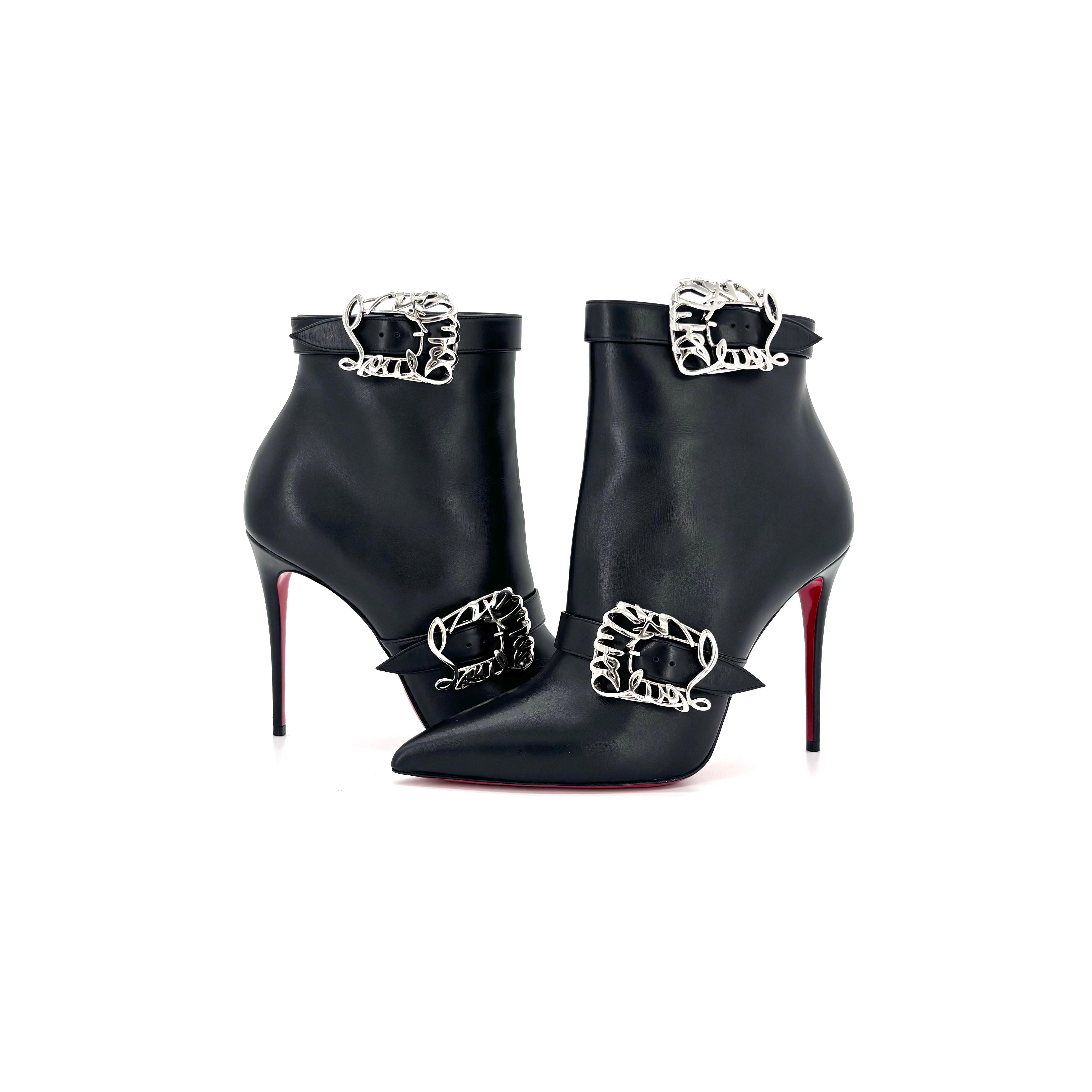 Nero Christian Louboutin Giddylina Booty 100 Logo Buckle Embellished Boots 40 in vendita