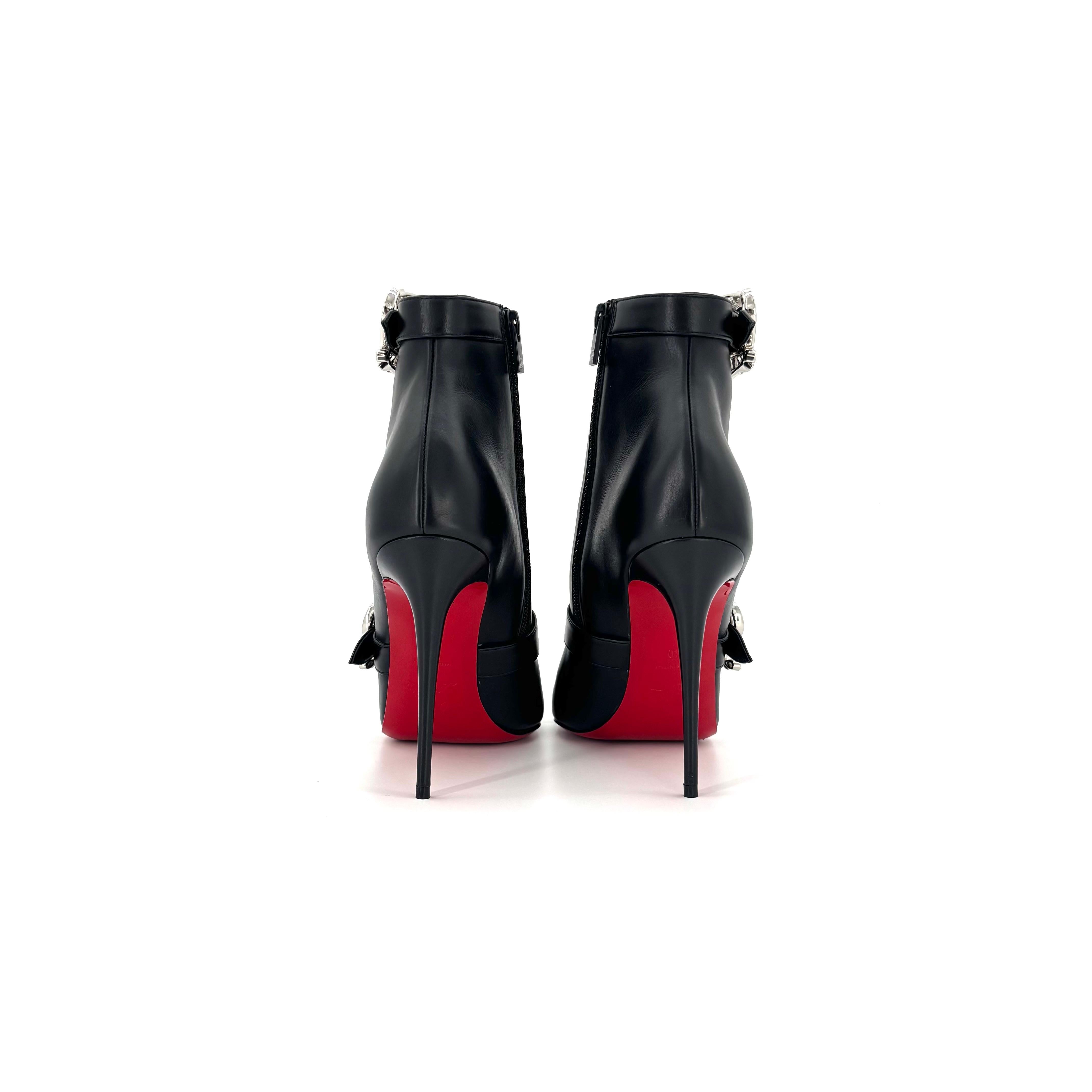 Christian Louboutin Giddylina Booty 100 Logo Buckle Embellished Boots 40 in vendita 1