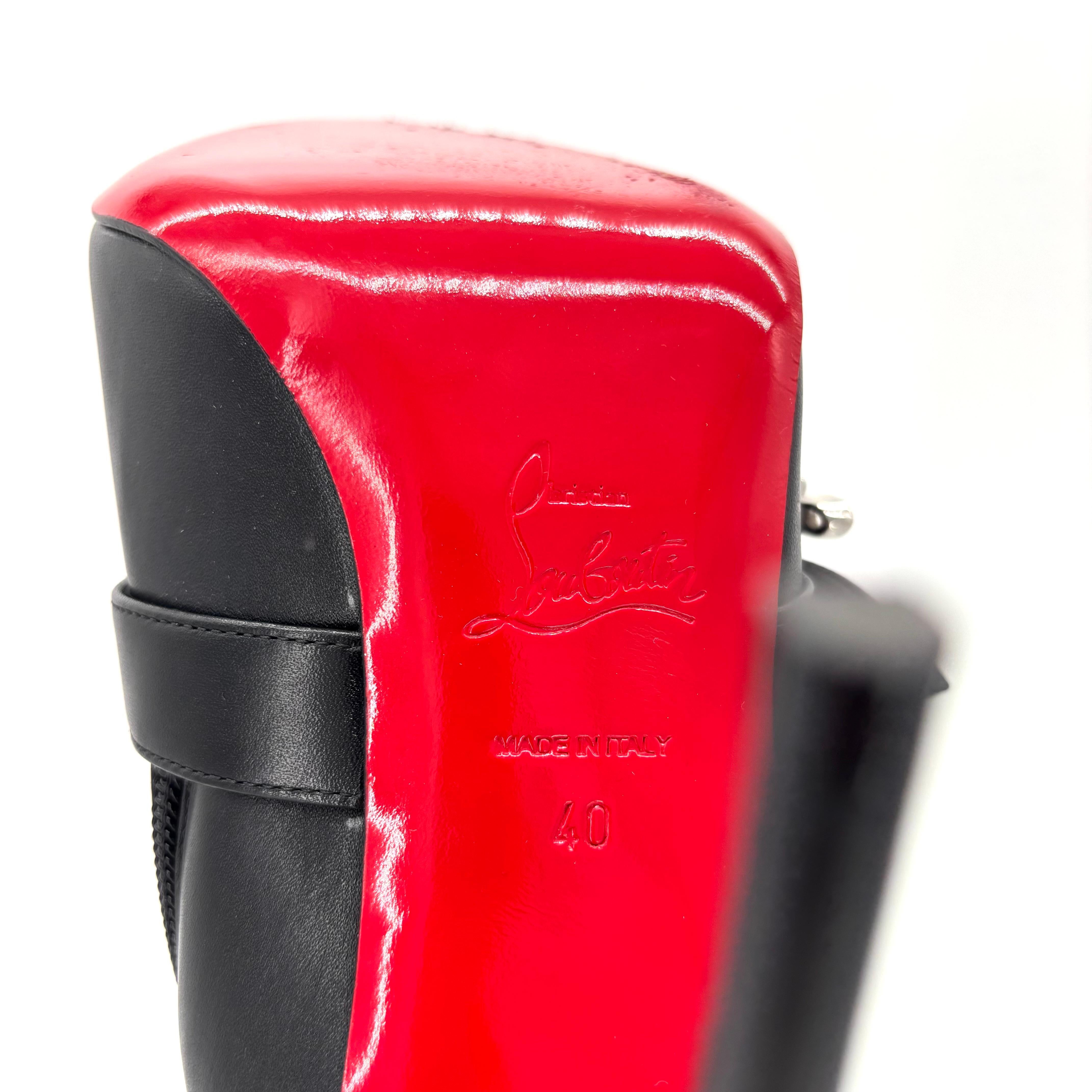 Christian Louboutin Giddylina Booty 100 Logo Buckle Embellished Boots 40 in vendita 3