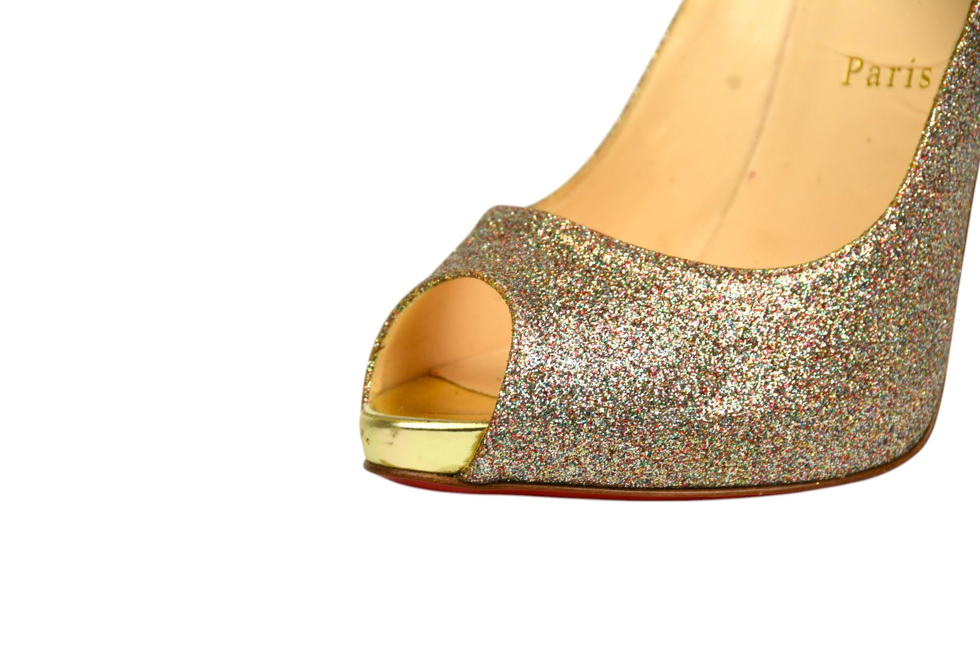 Christian Louboutin Pumps Glitter Peep Toe  Taglia 6,5 US In condizioni buone in vendita a West Hartford, CT