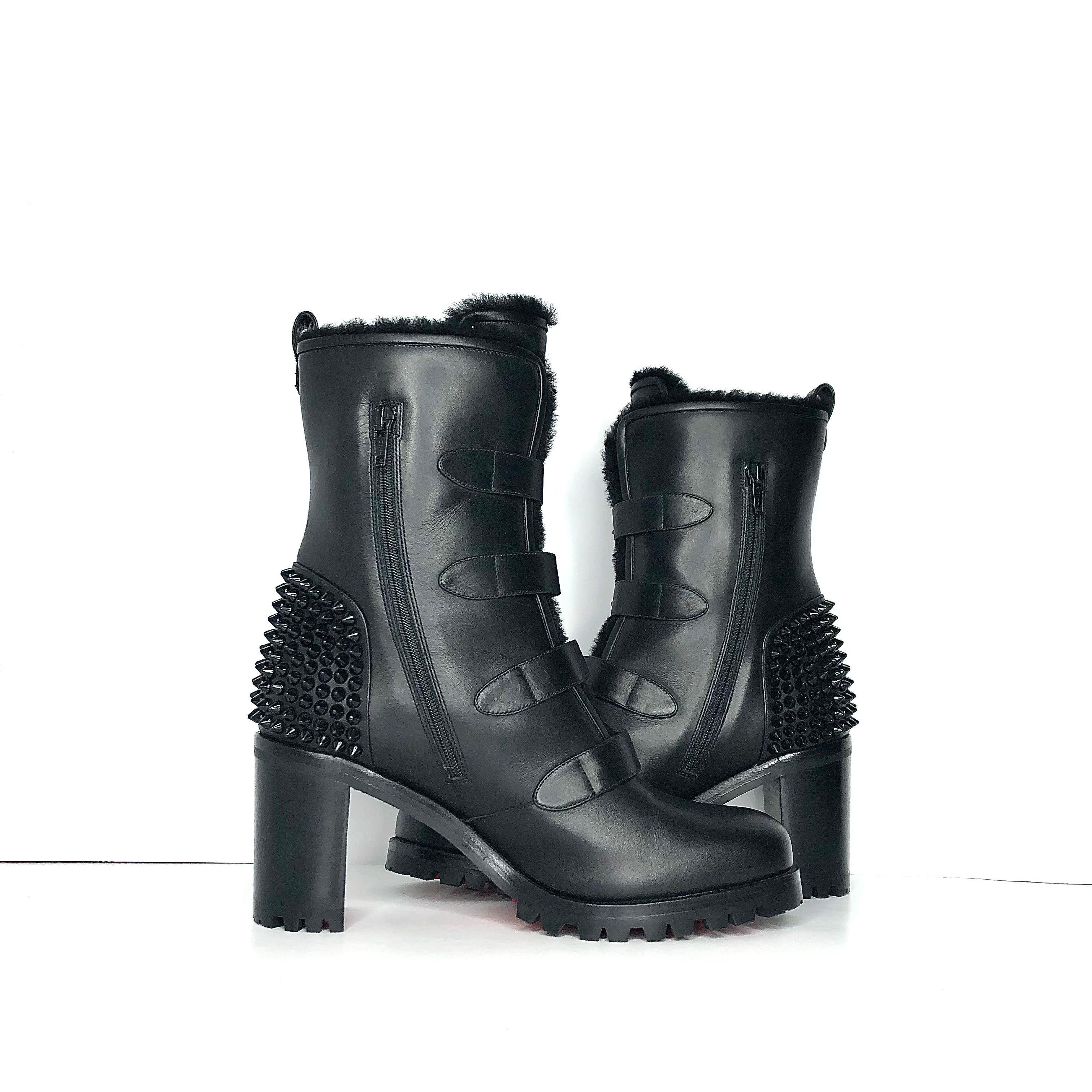 Noir Christian Louboutin Glorymount 70 Spike Buckle Detail Lug Sole Boots 38.5 en vente