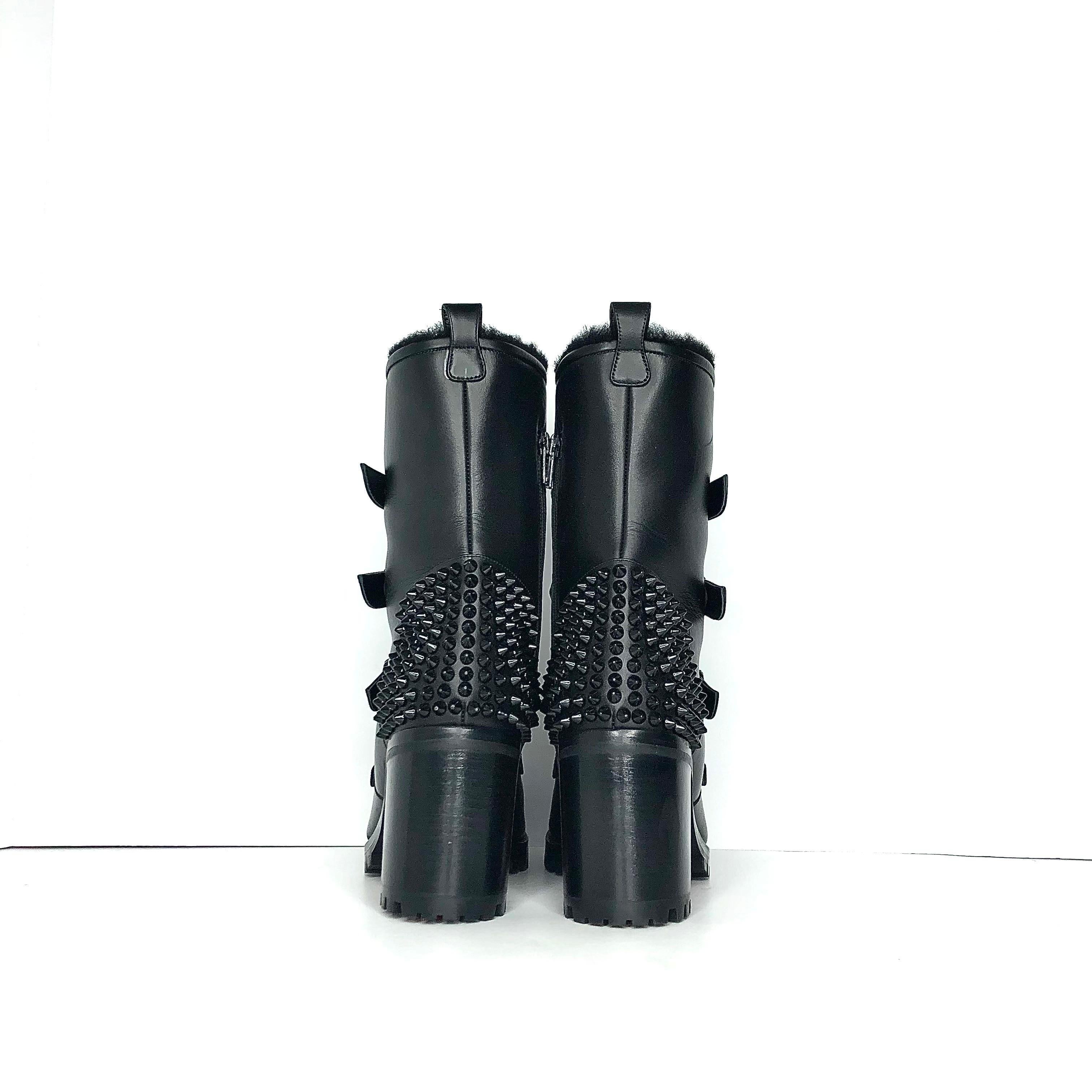 Christian Louboutin Glorymount 70 Spike Buckle Detail Lug Sole Boots 38.5 Excellent état - En vente à Mechanicsville, VA