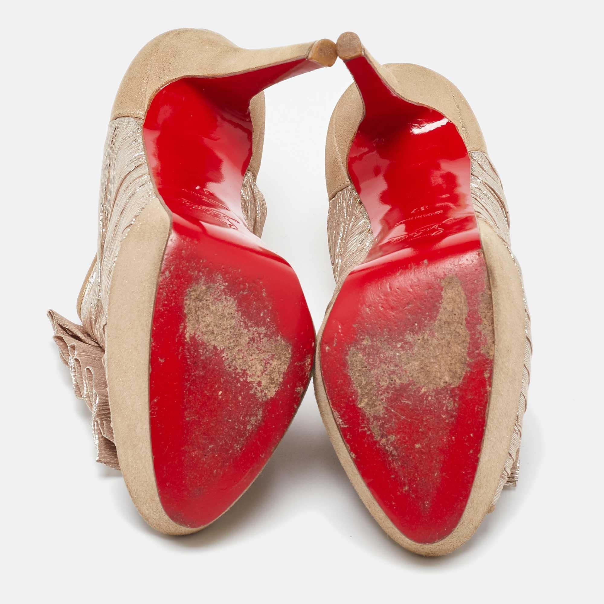Christian Louboutin Bottines Canon or/beige en tissu de lurex et daim Taille 37 en vente 1