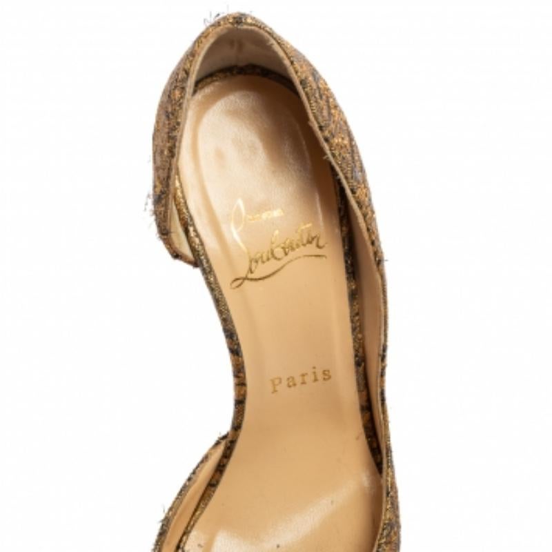 Christian Louboutin Bombas de tela brocada dorada Iriza Talla 36.5 en venta 2
