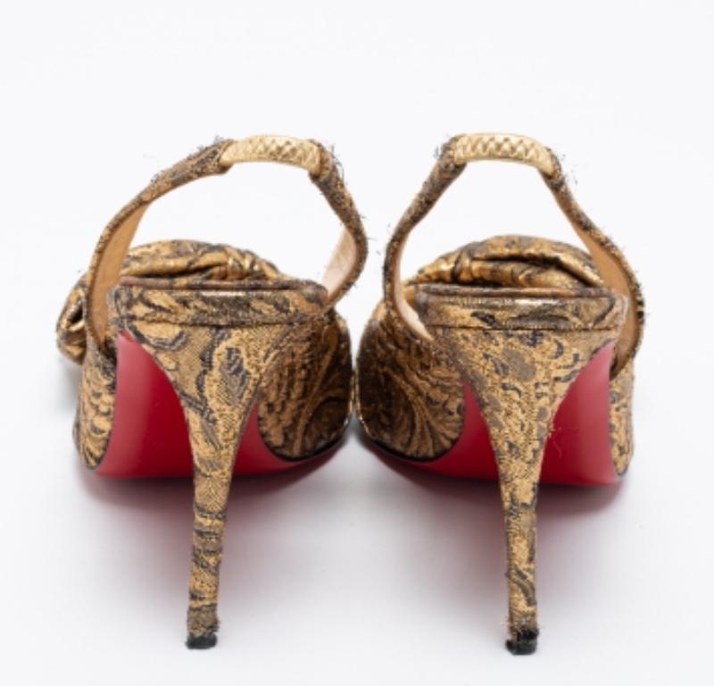 Christian Louboutin Sandalias de tela brocada dorada Kirazissimo Slingback Talla 37.5 Marrón en venta