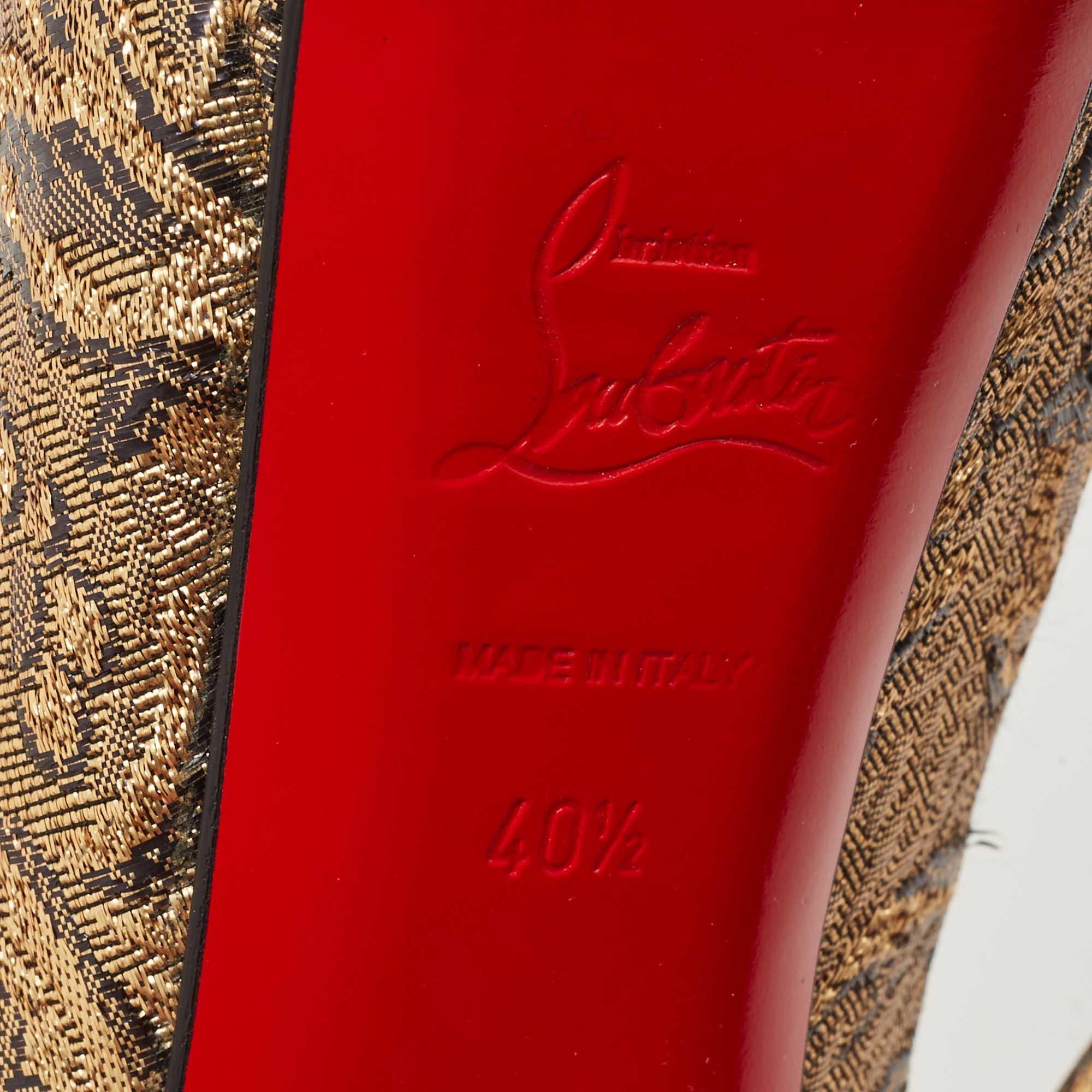 Christian Louboutin Gold Brocade Fabric Lady Peep Pumps Size 40.5 In Good Condition For Sale In Dubai, Al Qouz 2