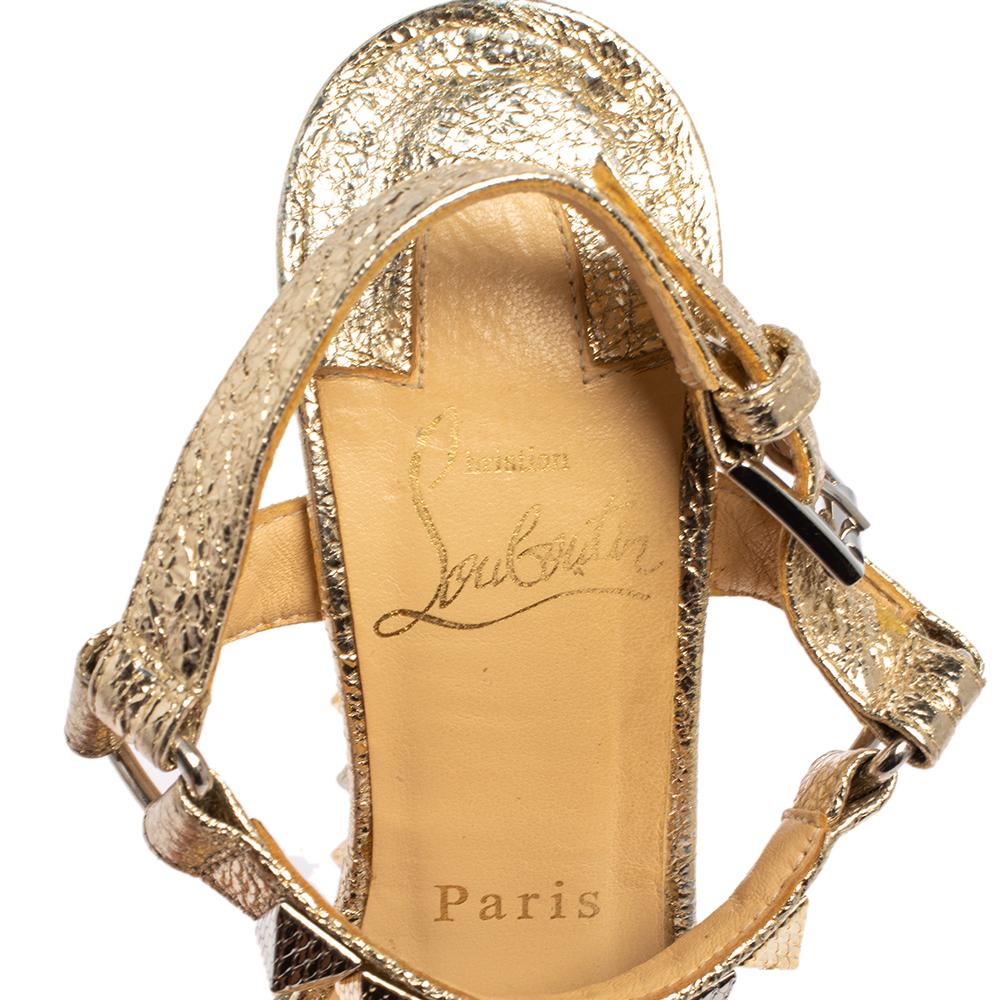 Christian Louboutin Gold Foil Leather Studded Pyradiams Wedge Sandals Size 36 In Good Condition In Dubai, Al Qouz 2