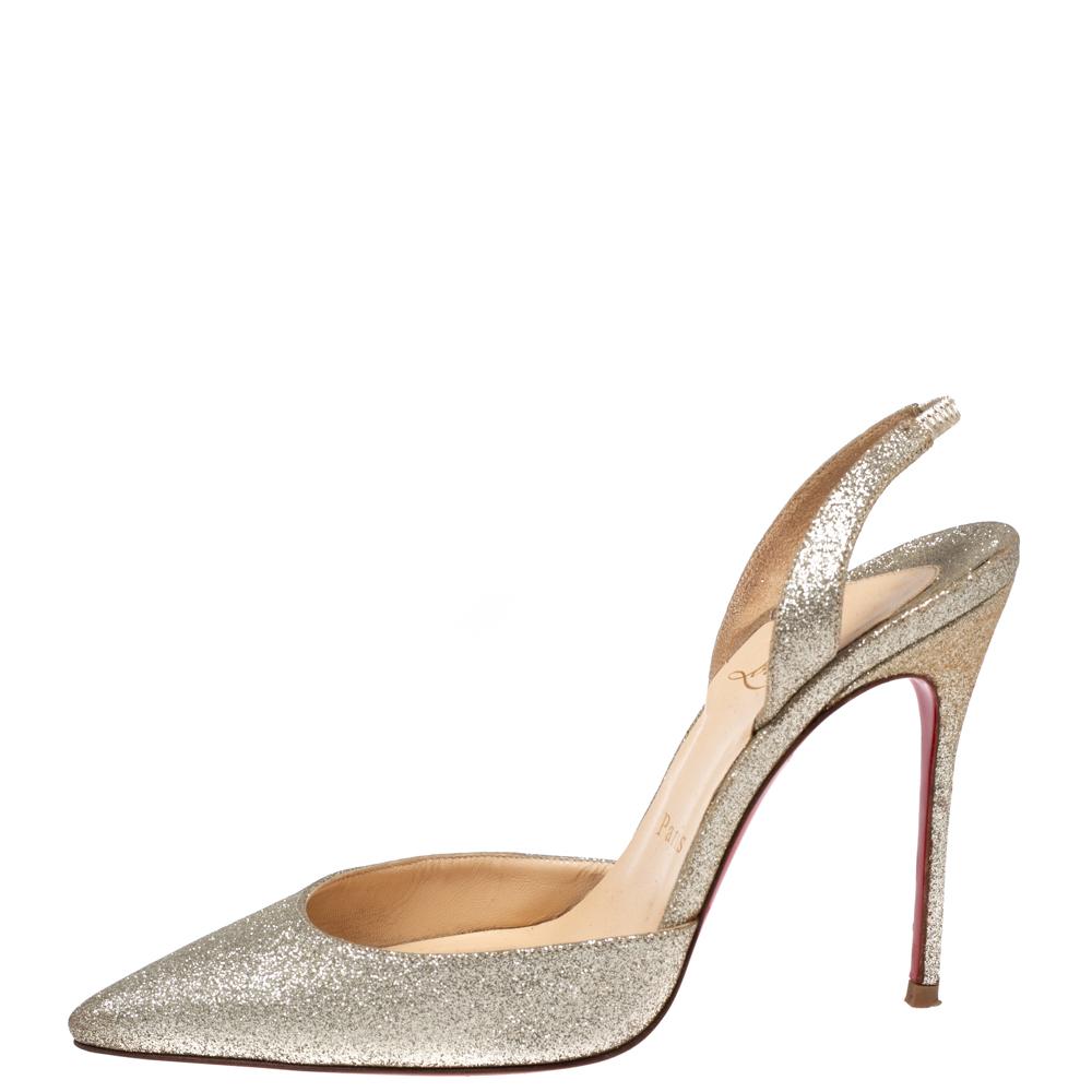 There are some shoes that stand the test of time and fashion cycles, these timeless Christian Louboutin pumps are the one. Crafted from glitter in a gold shade, they are designed with sleek cuts, pointed-toes, and slingbacks.