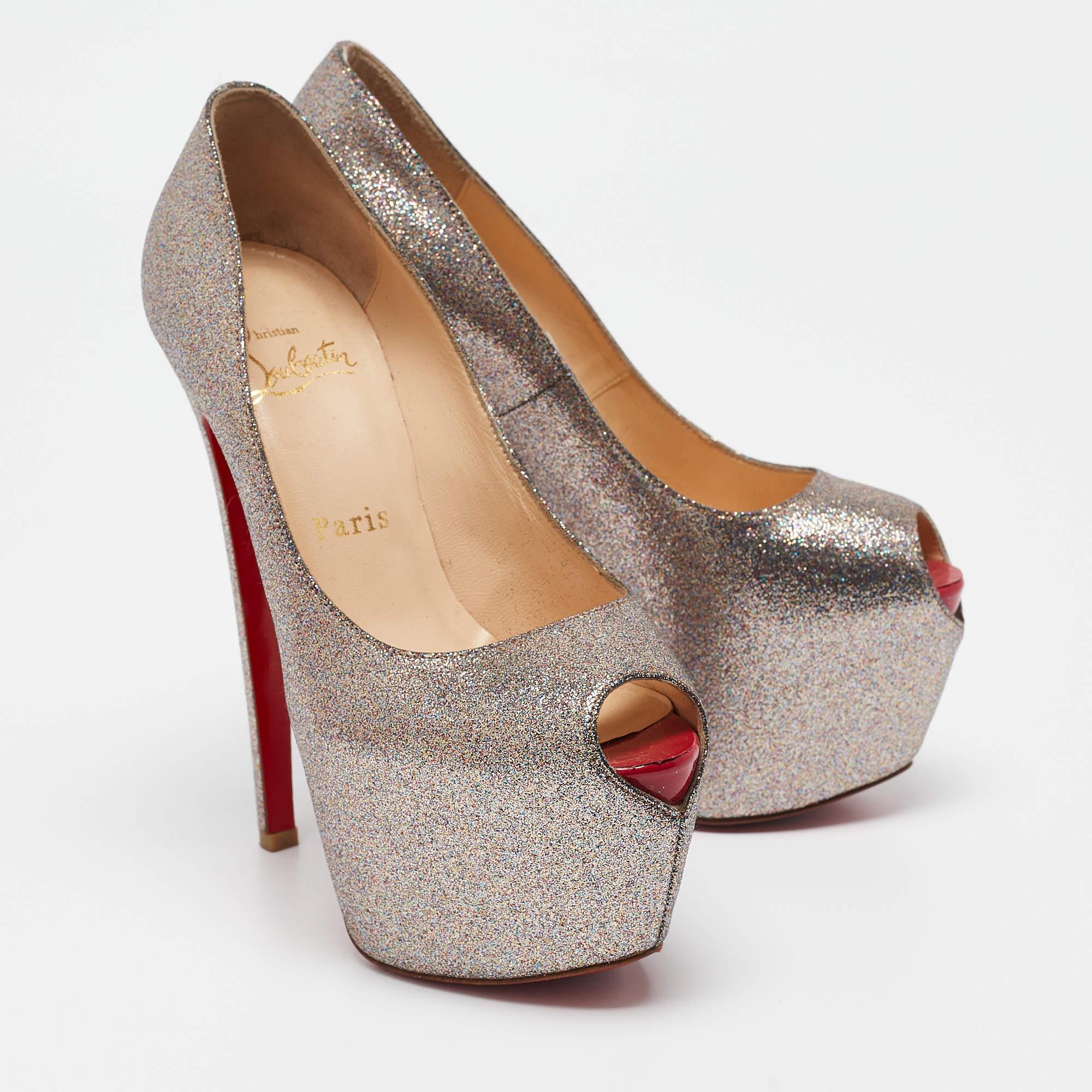 Christian Louboutin Gold Glitter Highness Peep Toe Platform Pumps Size 36.5 In Good Condition In Dubai, Al Qouz 2