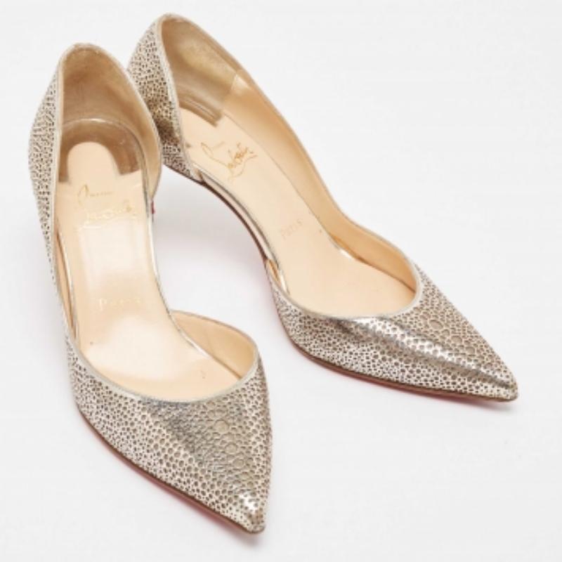 Christian Louboutin Bombas D'orsay Galu doradas de piel cortada con láser y purpurina talla 36 Marrón