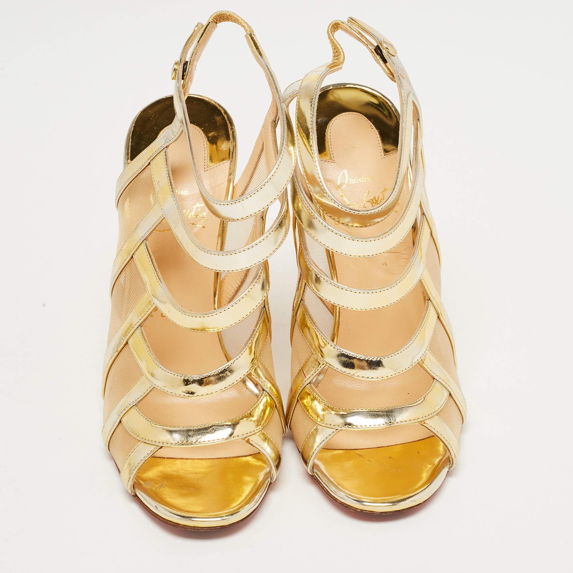 These sandals will offer you both luxury and comfort. Made from quality materials, they come in a versatile shade and are equipped with comfortable insoles.

