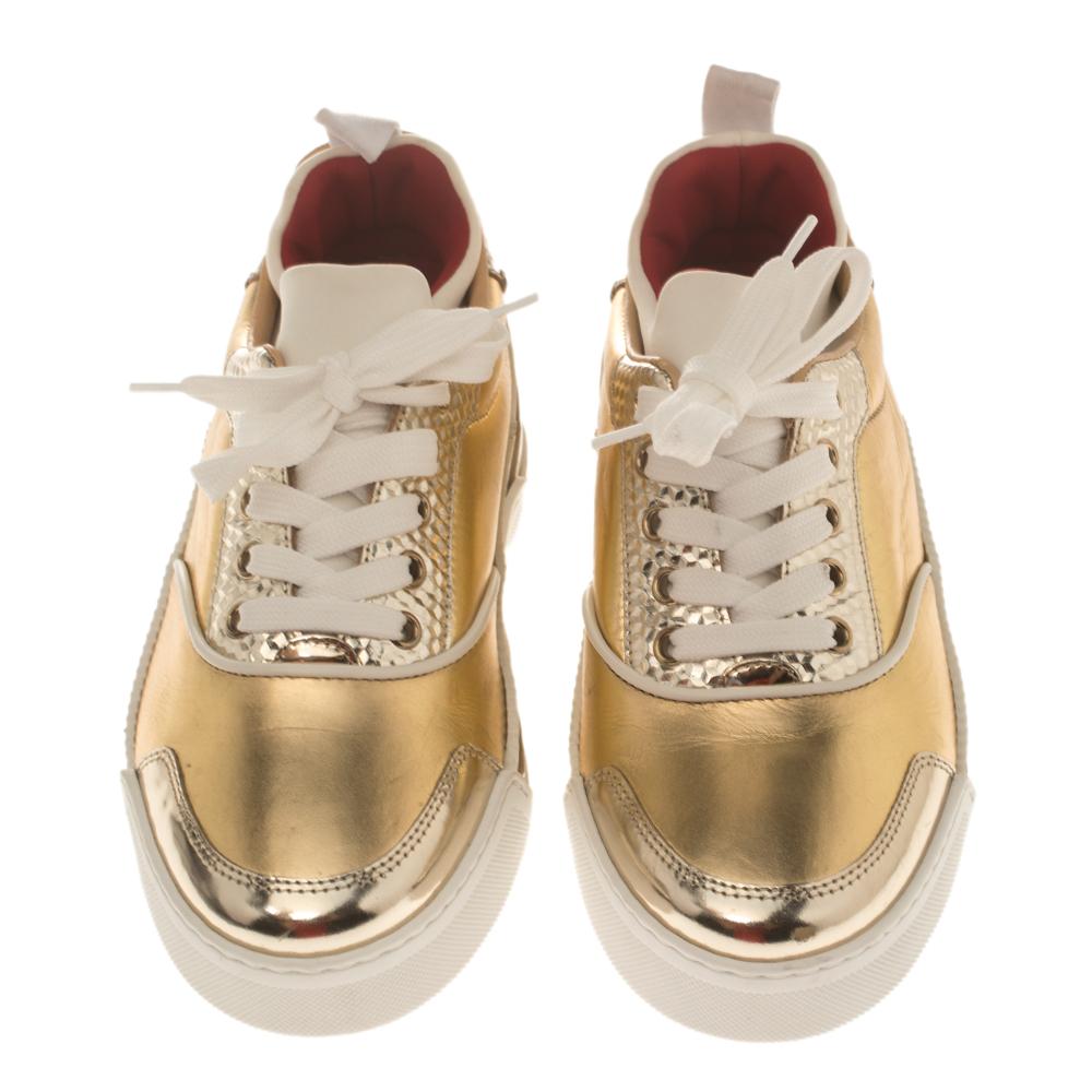These Aurelian sneakers are high-fashion, comfortable, and from Louboutin! The world-famous shoemaker, Christian Louboutin brings you these exquisite low-top sneakers that have been crafted from leather. They feature lace-up vamps, comfortable