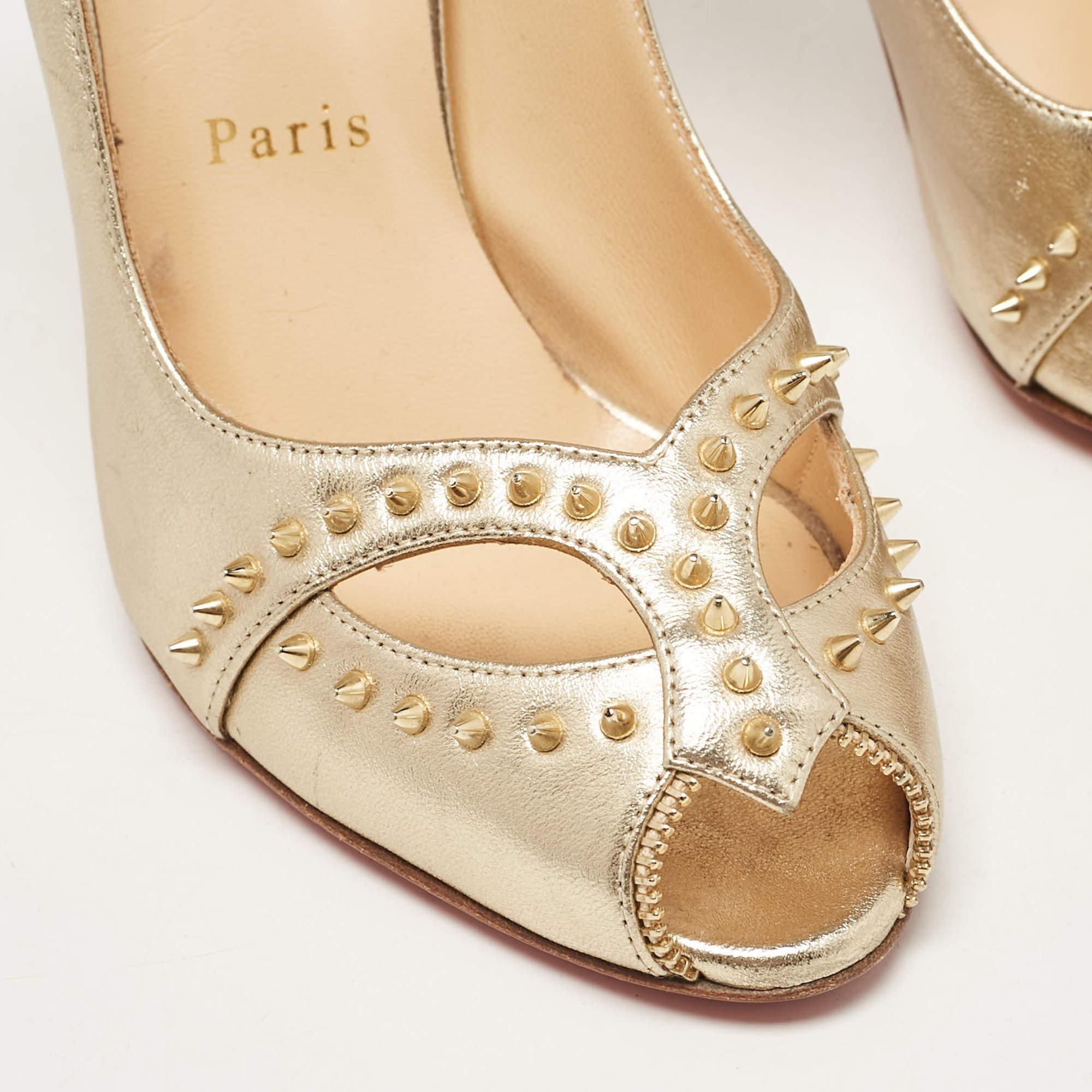 Christian Louboutin Pumps Cagouletta Spike in pelle oro misura 38,5 in vendita 3