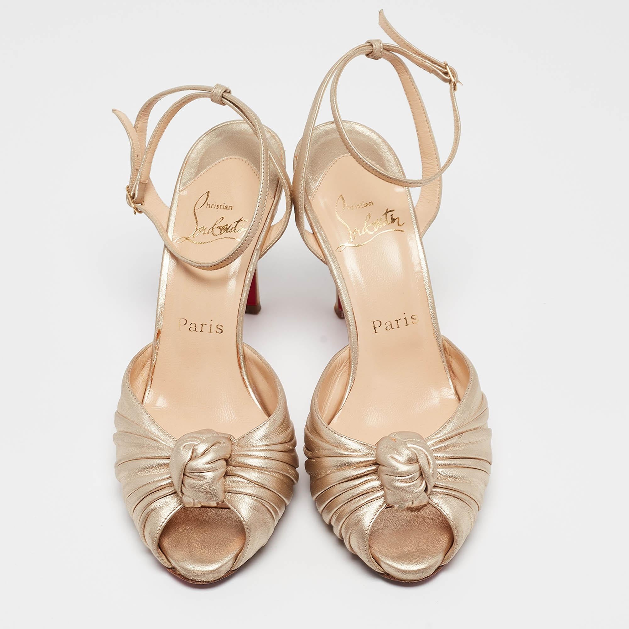 Oro Christian Louboutin Sandali con cinturino alla caviglia Greissimo in pelle oro misura 37,5