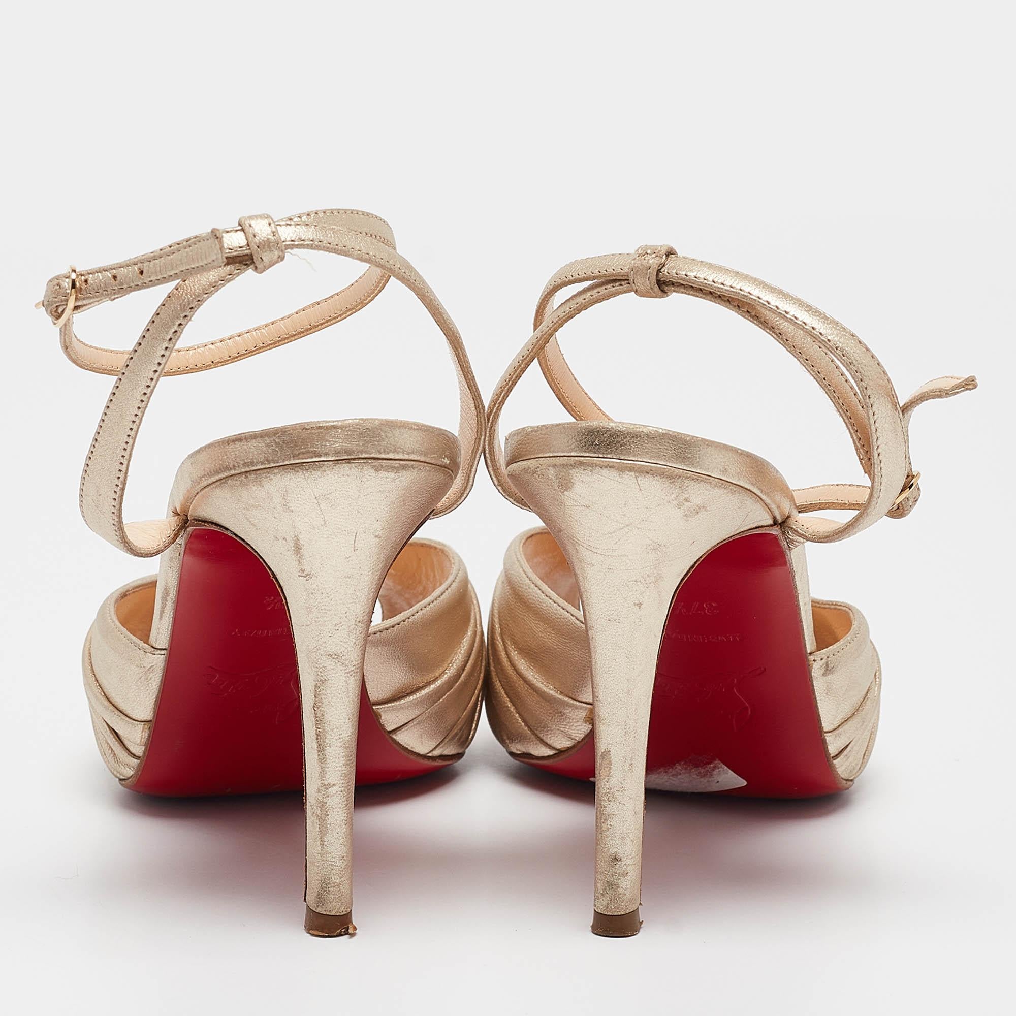 Donna Christian Louboutin Sandali con cinturino alla caviglia Greissimo in pelle oro misura 37,5