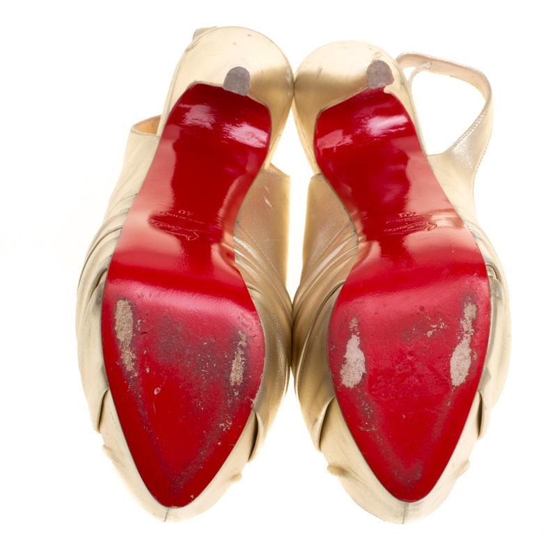 Christian Louboutin Gold Leather Miss Benin Platform Slingback Sandals Size 40 In Fair Condition In Dubai, Al Qouz 2