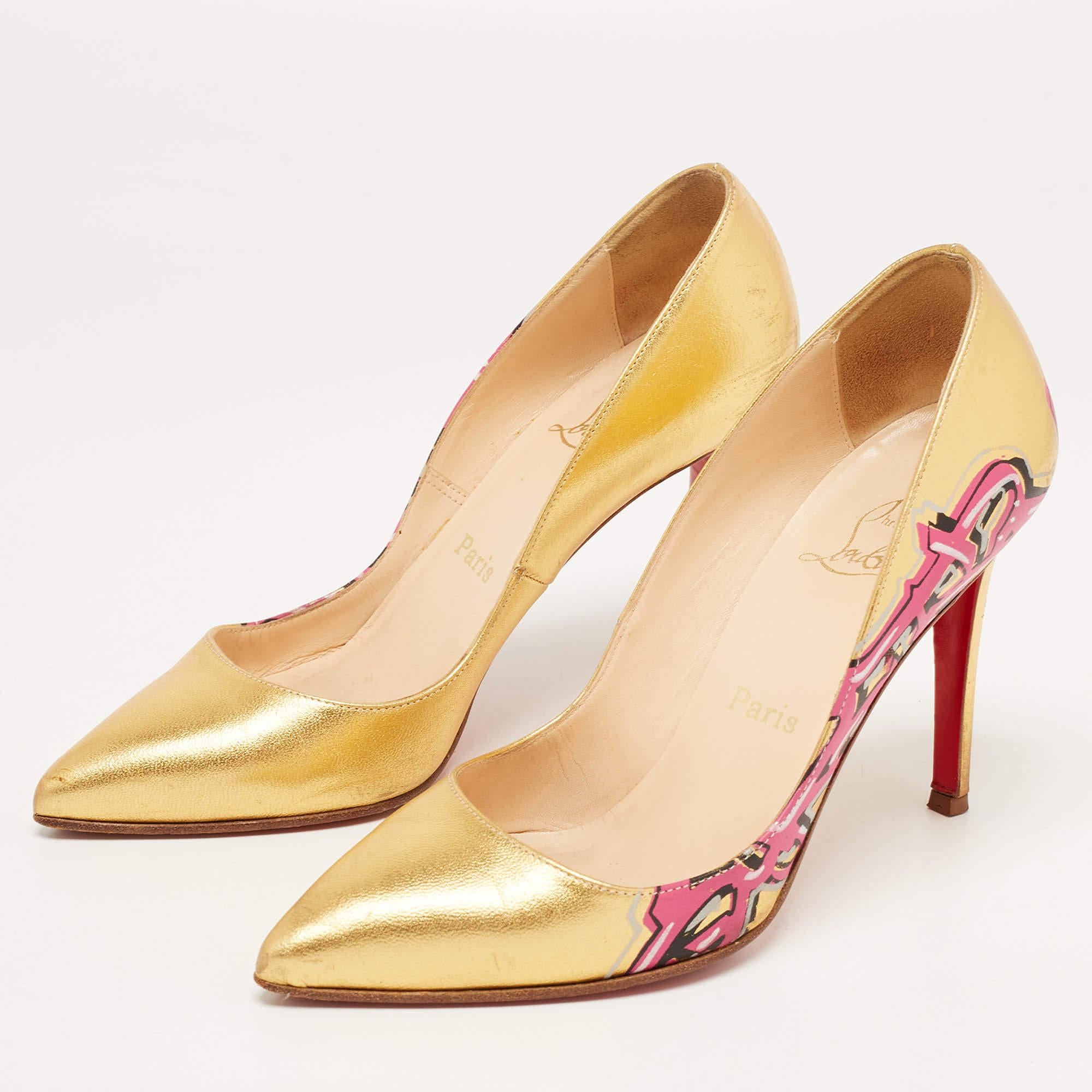 The architectural silhouette and contemporary design of this pair of Christian Louboutin pumps exemplify the brand's mastery in the art of stiletto making. Finely created from gold leather, it stands elegantly on 10cm heels and is decorated with