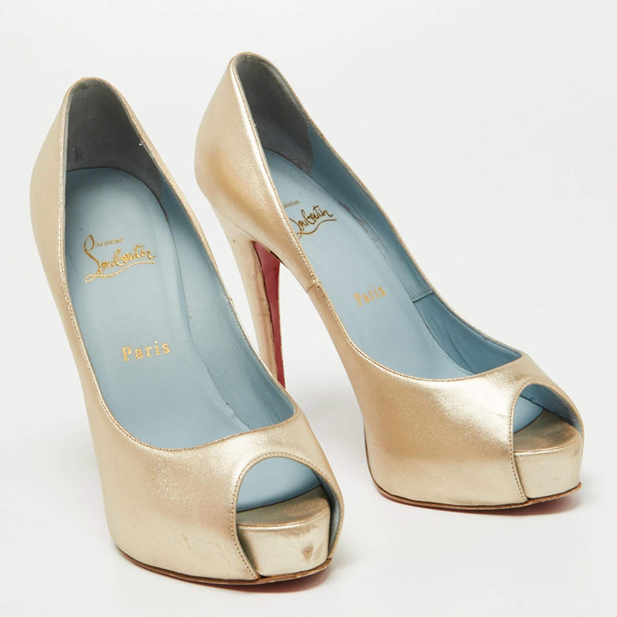 Christian Louboutin Gold Leather Very Prive Pumps Size 38.5 For Sale 1