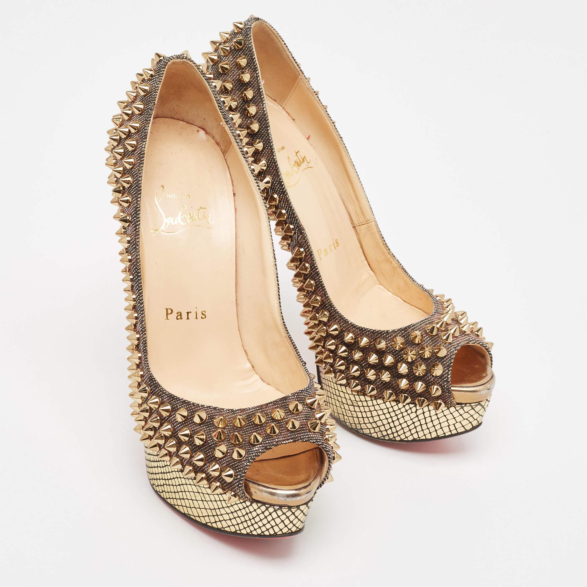 Women's Christian Louboutin Gold Lurex Fabric Lady Peep Spike Pumps Size 35.5 For Sale