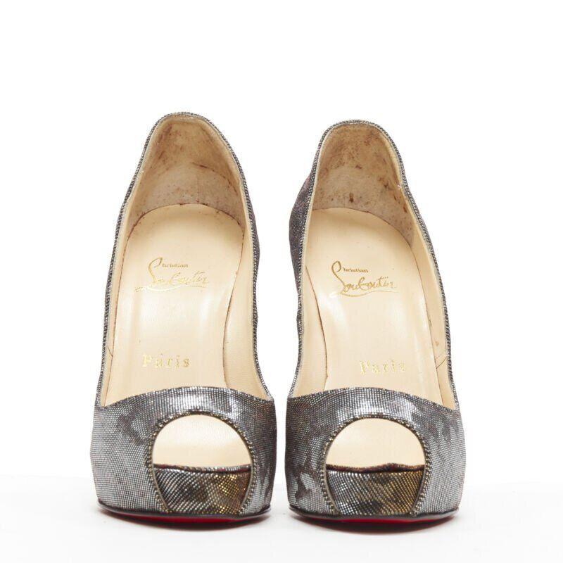 Gris CHRISTIAN LOUBOUTIN - Chaussures à bout ouvert en lurex doré métallisé imprimé léopard EU36,5 en vente