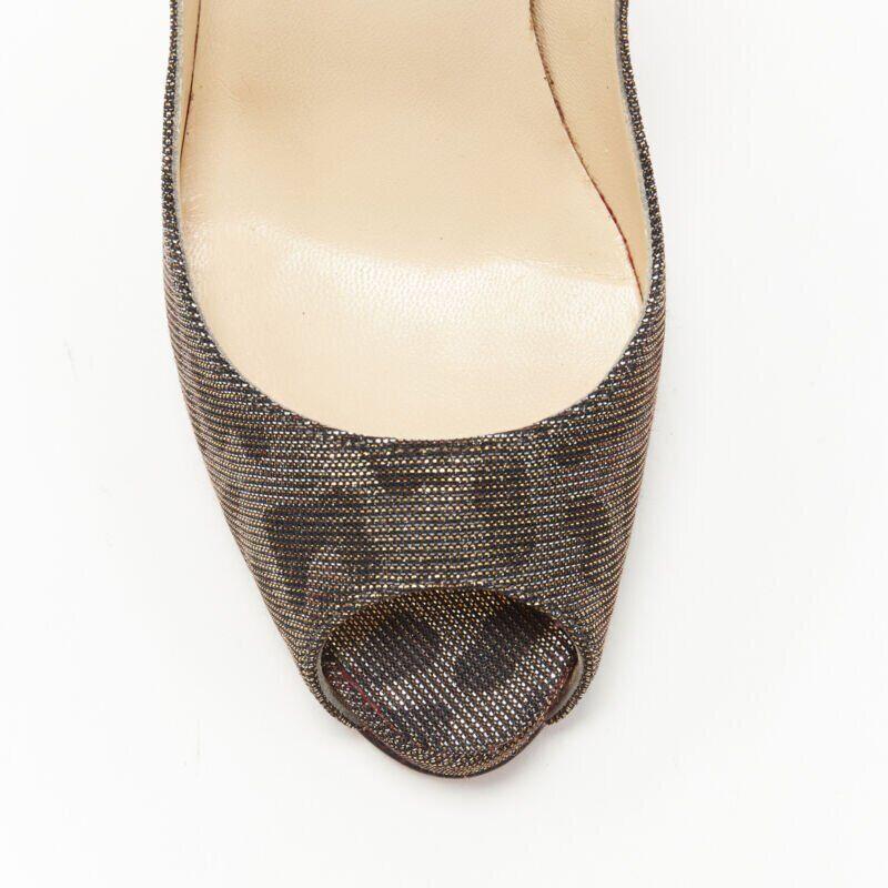 CHRISTIAN LOUBOUTIN - Chaussures à bout ouvert en lurex doré métallisé imprimé léopard EU36,5 en vente 2