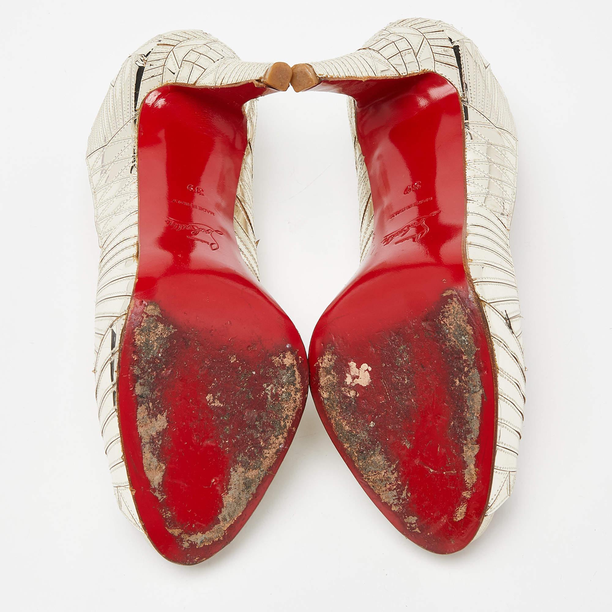 Christian Louboutin escarpins art déco à bout ouvert en PVC doré taille 39 en vente 3