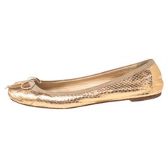 Christian Louboutin Bailarina de Piel de Pitón Dorada en Relieve  Pisos Talla 37