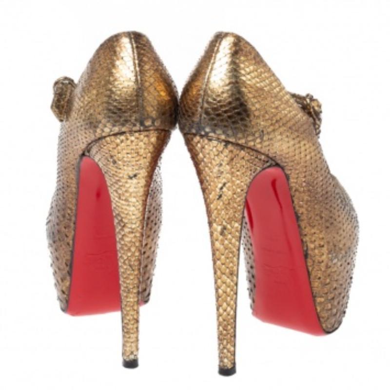 Christian Louboutin Gold Python Lady Daf Mary Jane Platform Pumps Size 37.5 In Fair Condition For Sale In Dubai, Al Qouz 2
