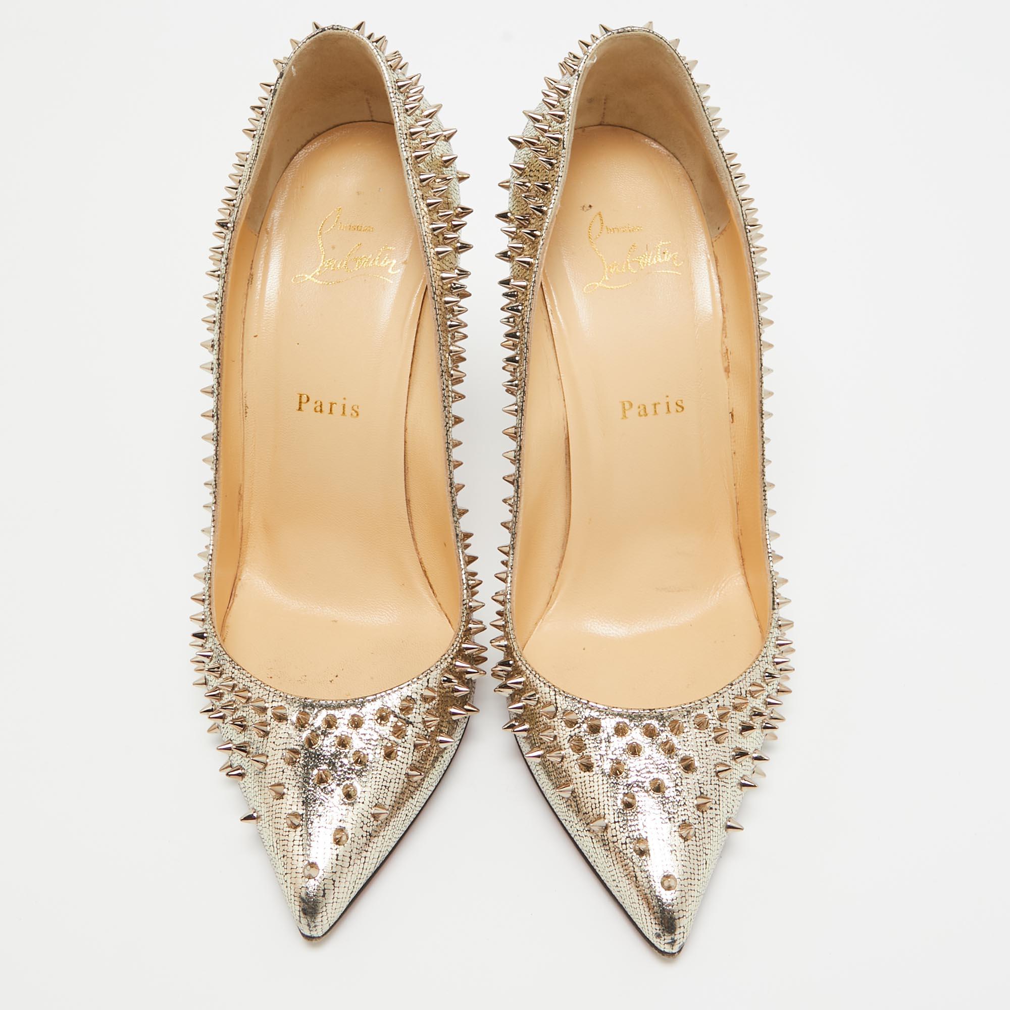 Think of statement shoes and Christian Louboutin is one of the first names that comes to our minds. These exquisite Escarpic pumps from the Parisian label are worth splurging on. Crafted from gold leather, these pumps carry pointed toes and
