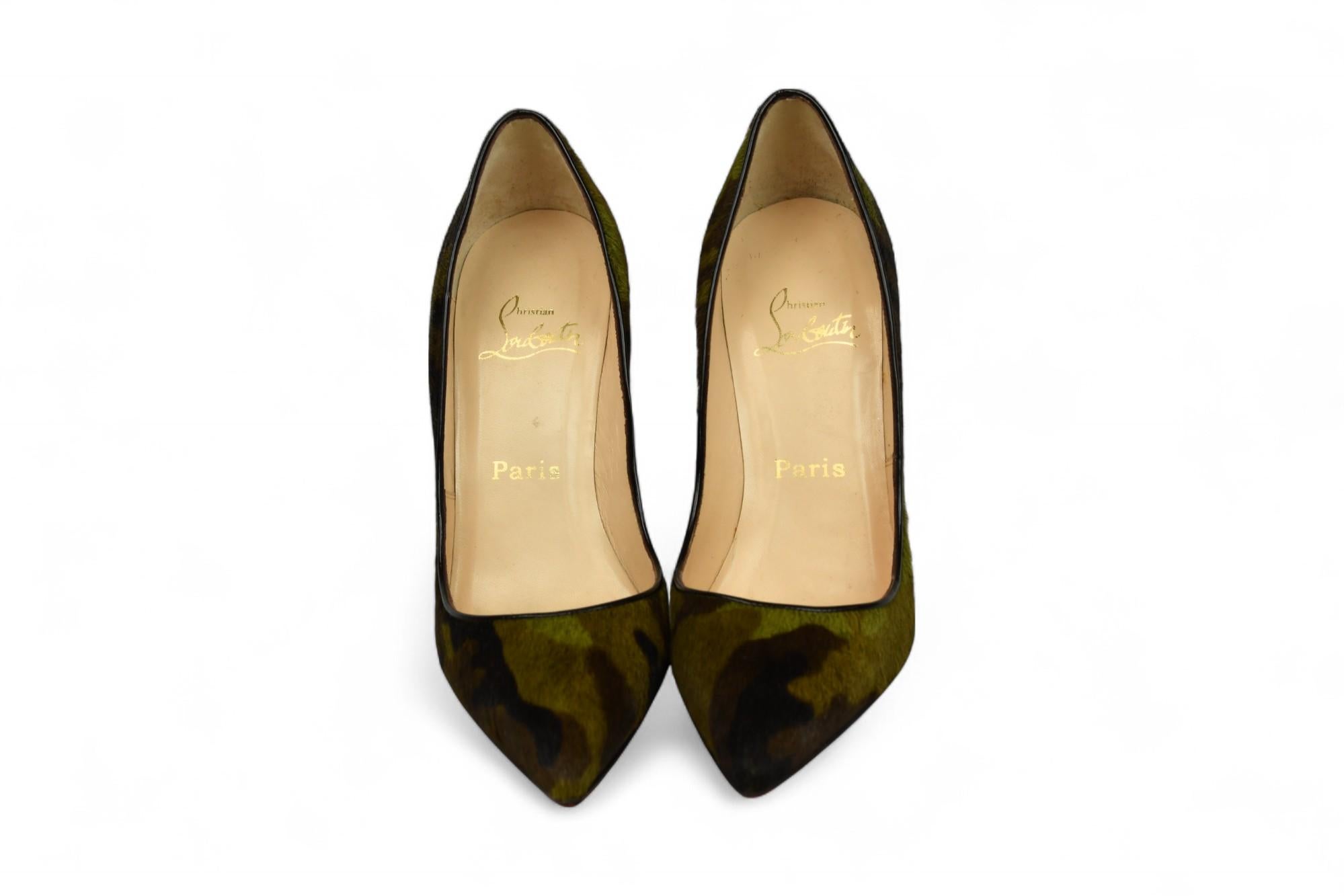 Christian Louboutin Pumps in cavallino verde mimetico  Taglia US 6 In condizioni ottime in vendita a West Hartford, CT