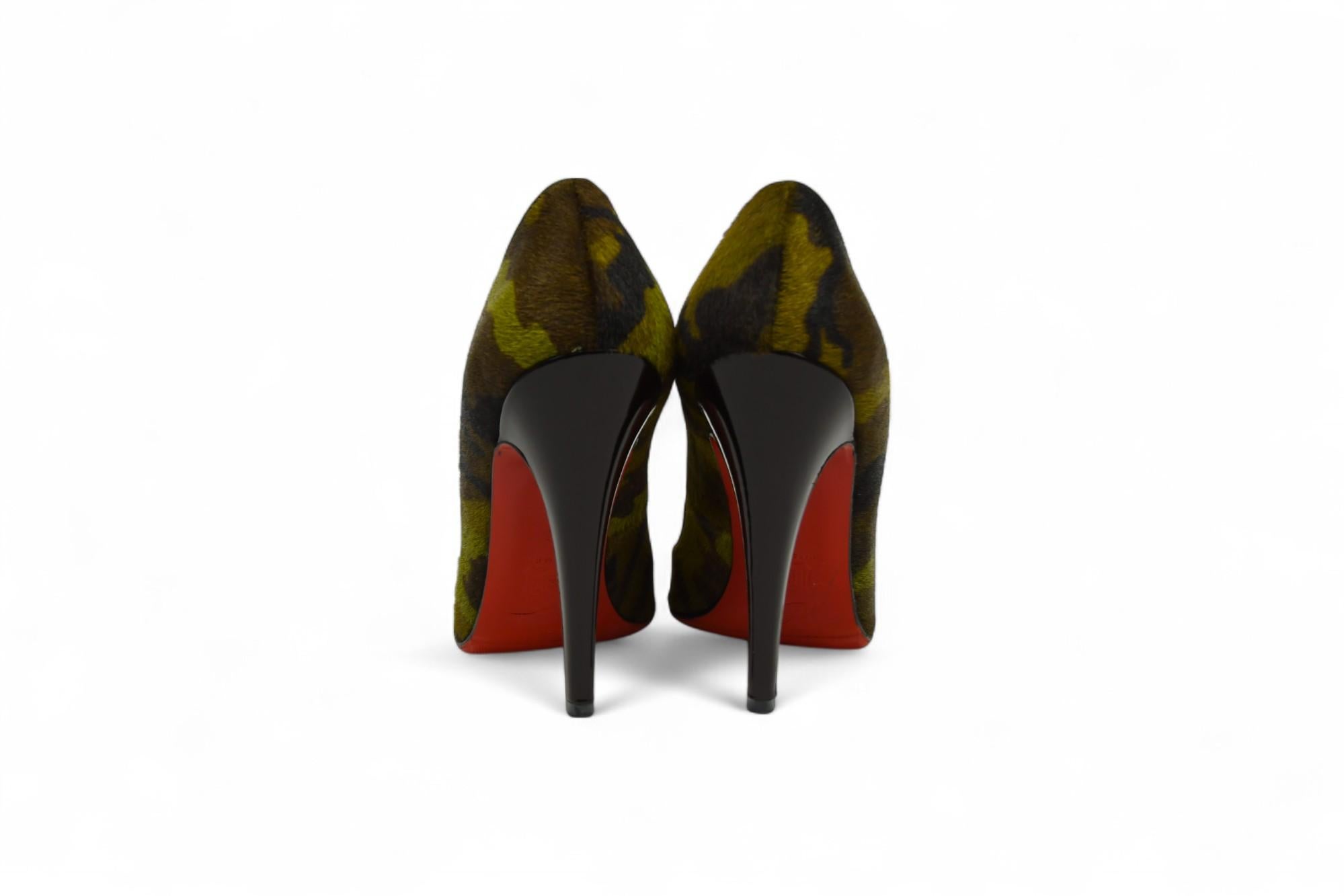Donna Christian Louboutin Pumps in cavallino verde mimetico  Taglia US 6 in vendita