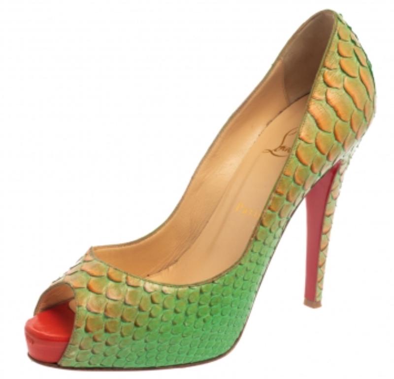 Christian Louboutin Green/Orange Python Very Prive Peep Toe Pumps Size 40 In Fair Condition For Sale In Dubai, Al Qouz 2