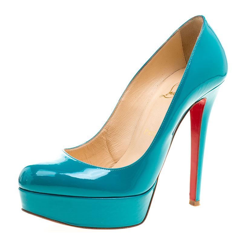 Adding a beautiful pair of Christian Louboutin pumps gets you ready to look your stylish best, and these Bianca platform pumps are perfect for those day time parties and events. Constructed in green patent leather, these pumps feature beige leather