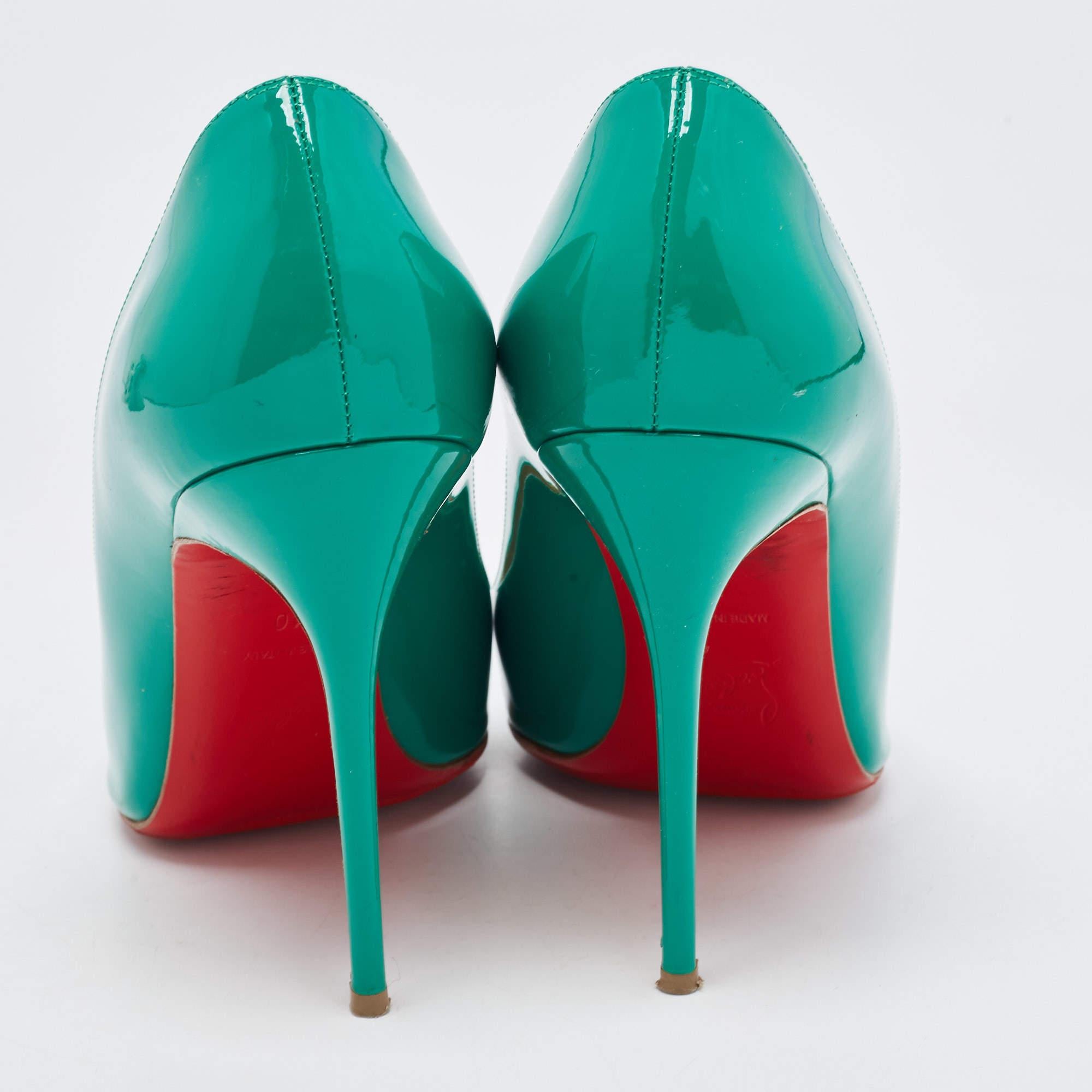 Christian Louboutin Green Patent Leather So Kate Pointed Toe Pumps Size 40 In Good Condition In Dubai, Al Qouz 2