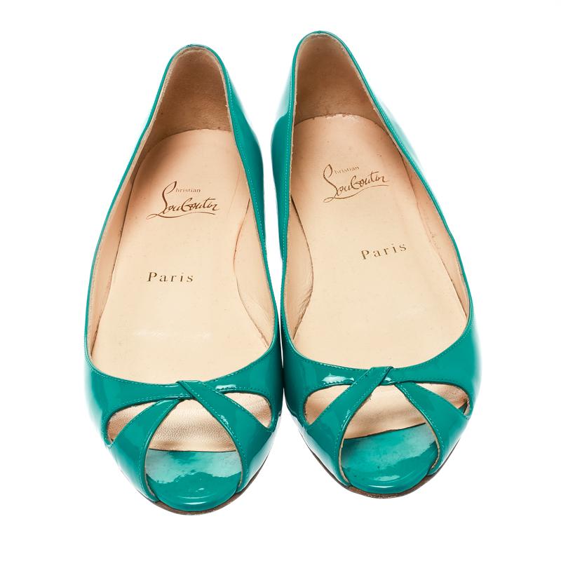 Women's Christian Louboutin Green Patent Leather Un Voilier Peep Toe Flats Size 36.5 For Sale